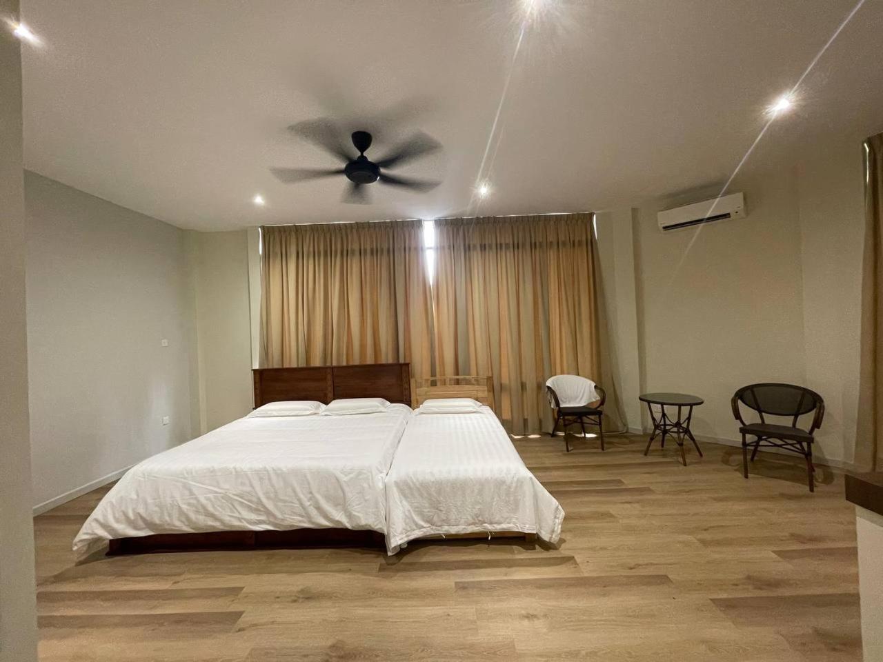 Standard Queen Room photo 1