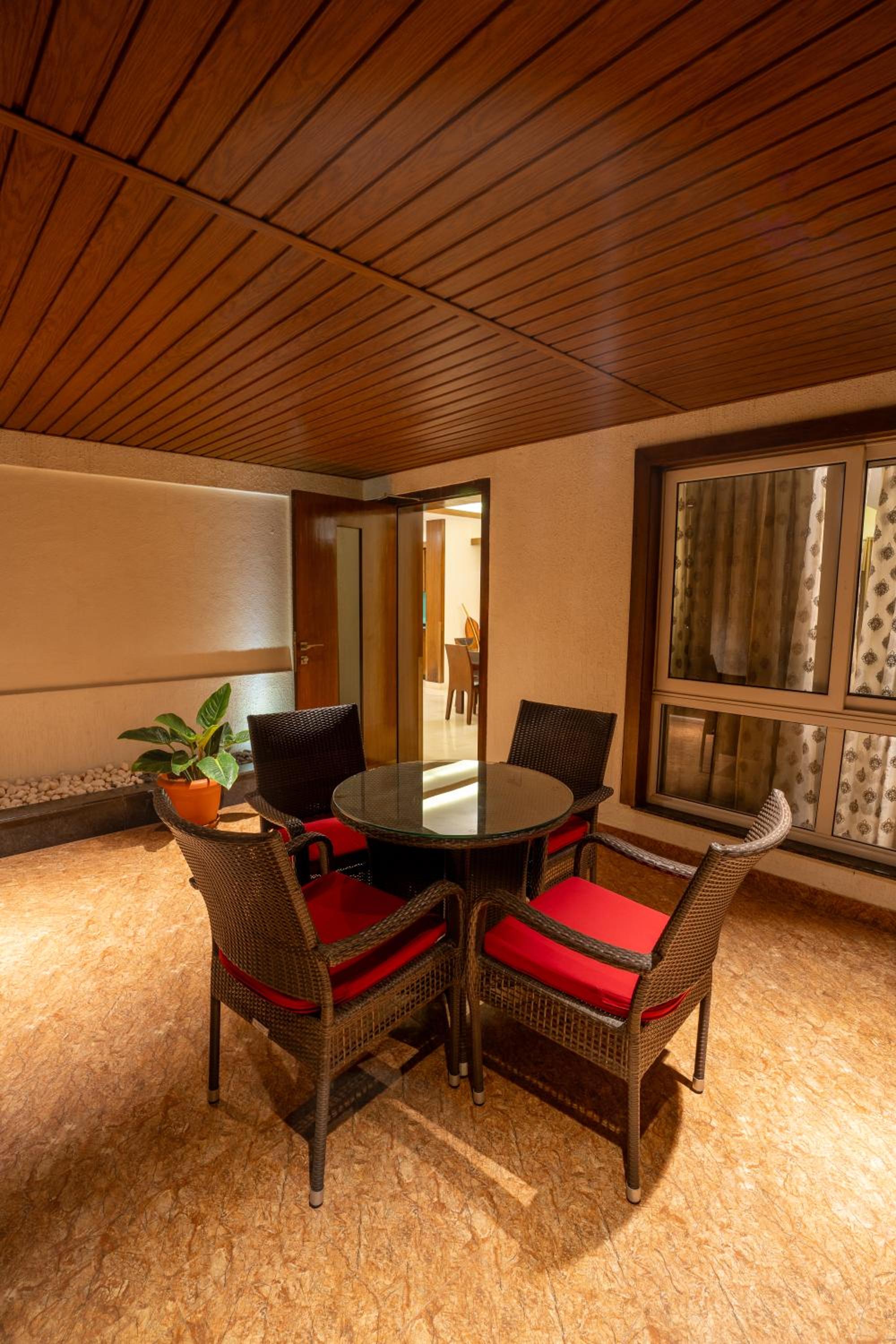 Executive Suite with One way Airport transfer,15% Discount on Food and Soft Beverage and Spa photo 2
