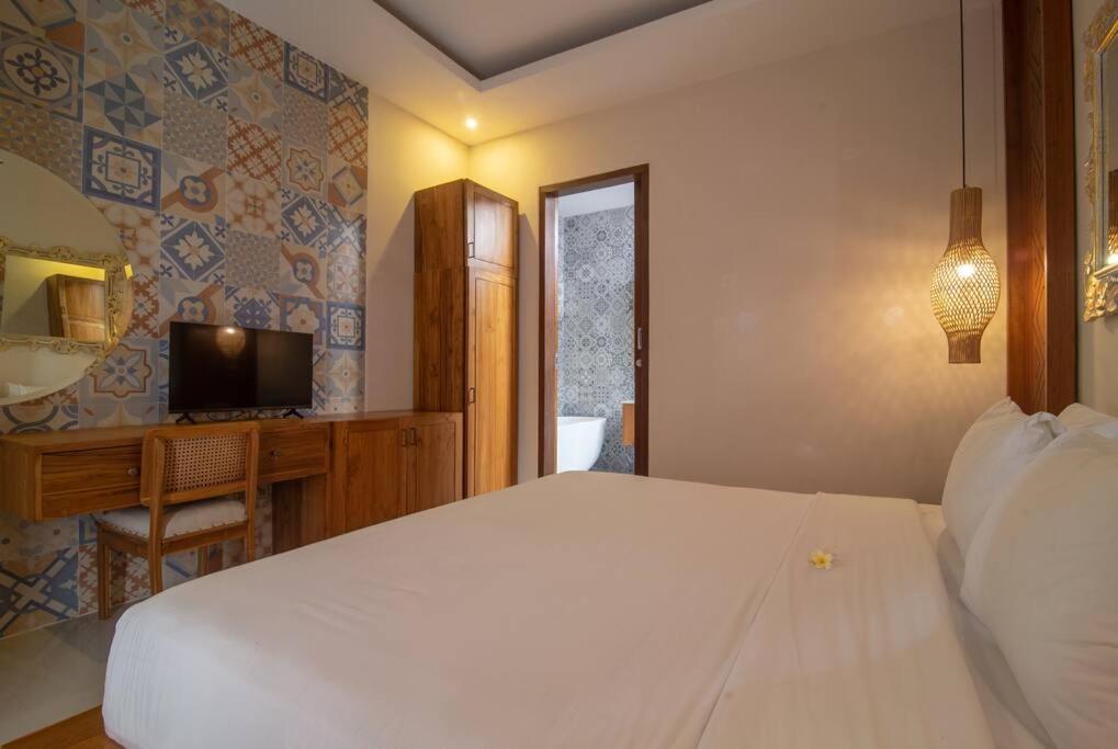 Three-Bedroom Villa - Photo 53