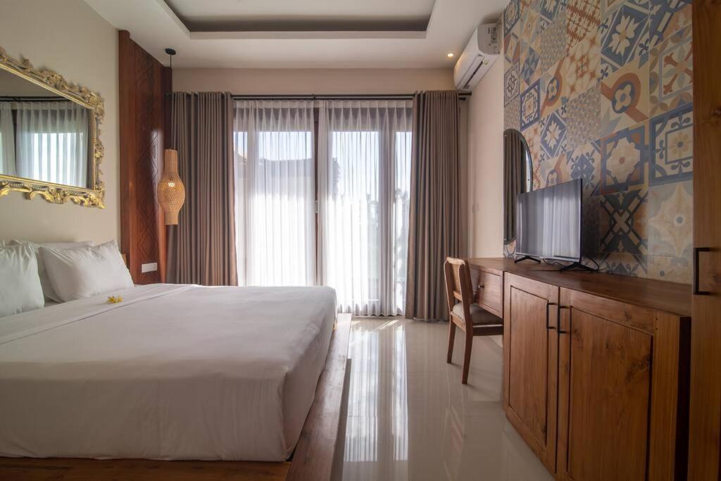 Three-Bedroom Villa - Photo 48