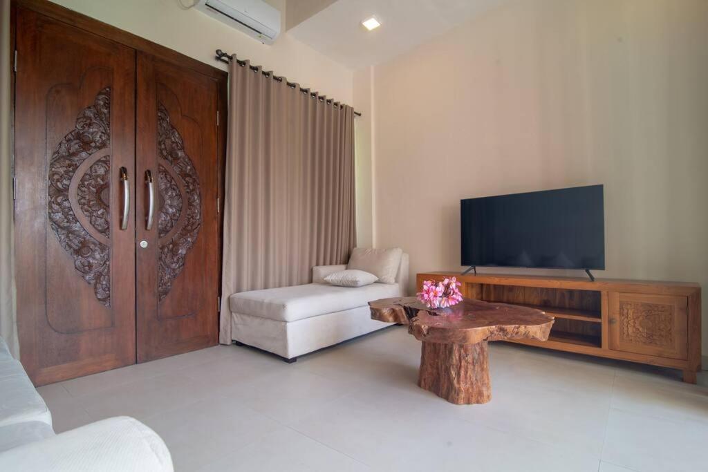Three-Bedroom Villa - Photo 40