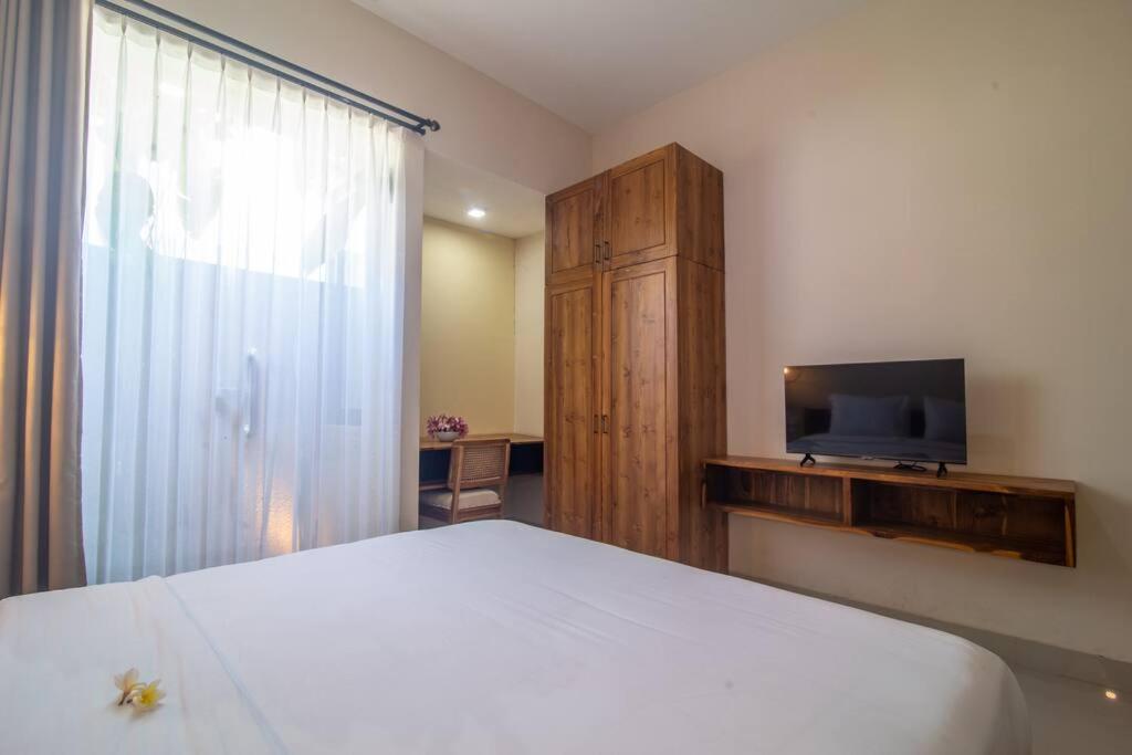 Three-Bedroom Villa - Photo 33