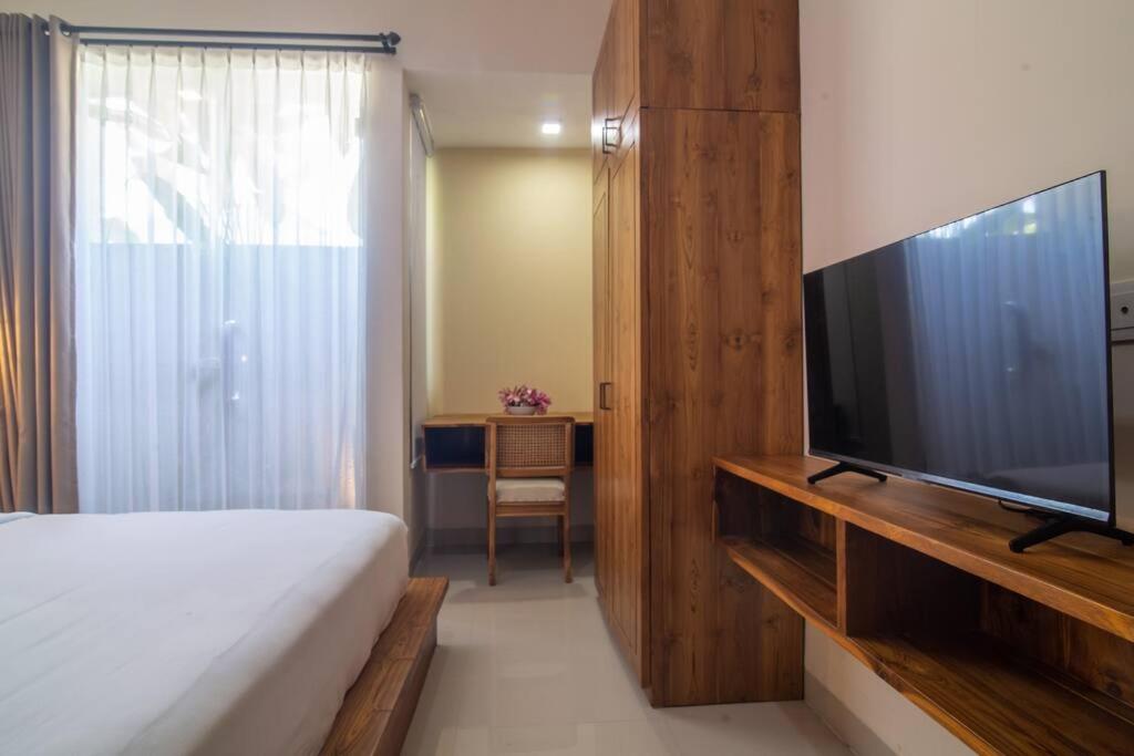 Three-Bedroom Villa - Photo 13