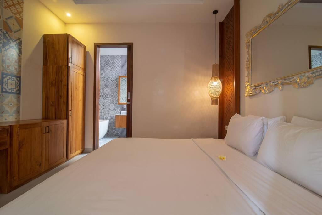 Three-Bedroom Villa - Photo 10