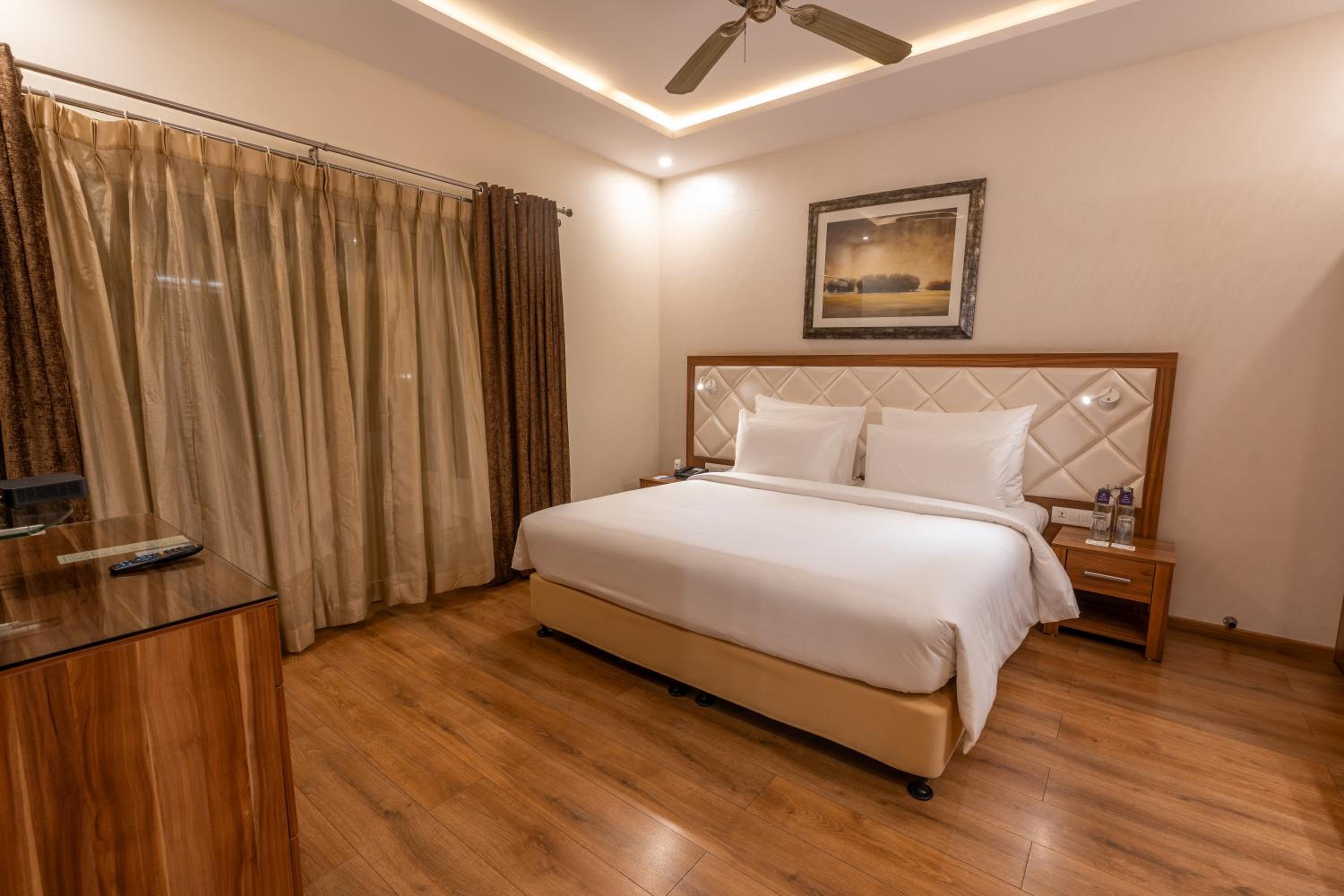 One Bedroom Suite with 15% Discount on Food and Soft Beverage and Spa - Photo 2