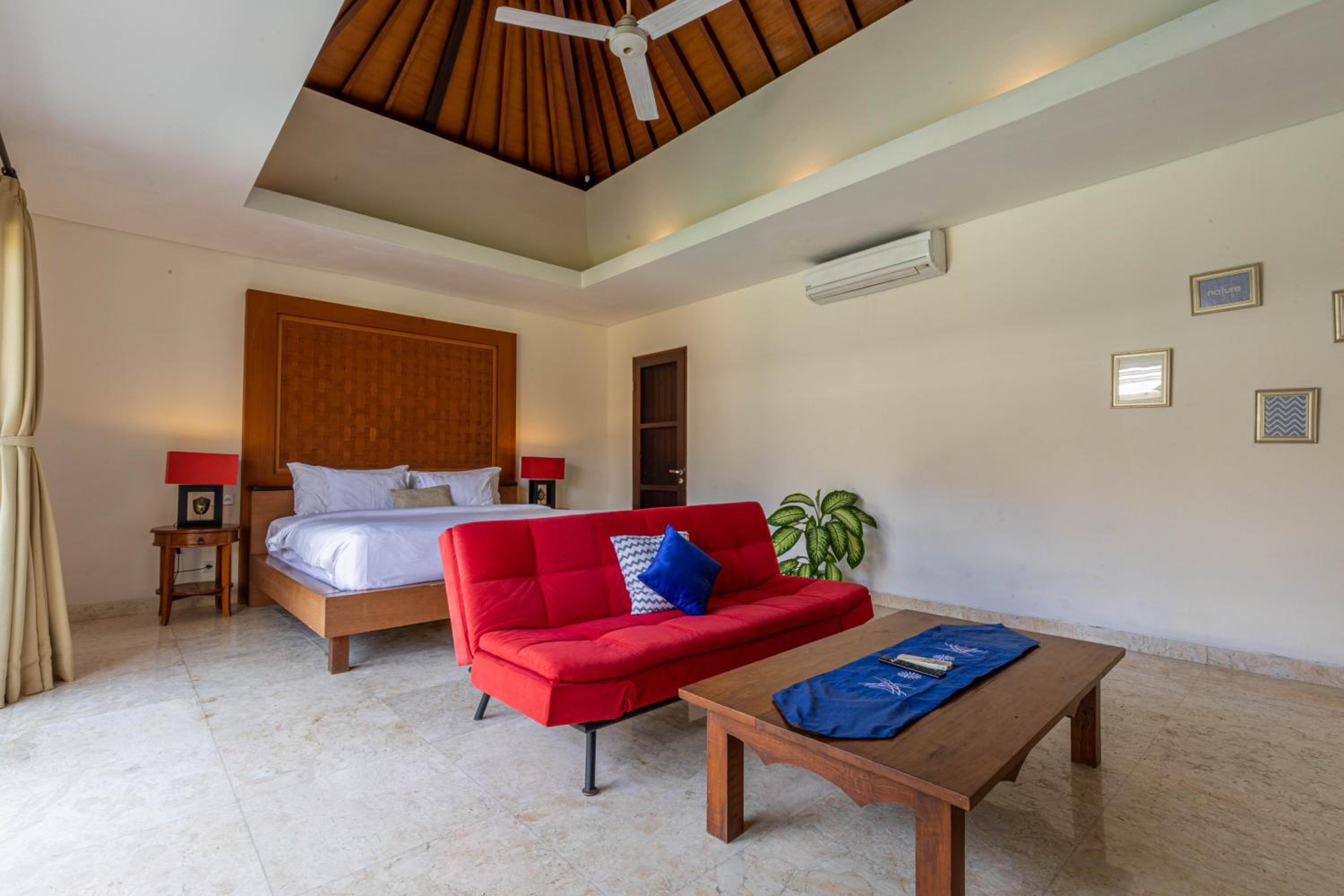 Villa with Garden View - Photo 2