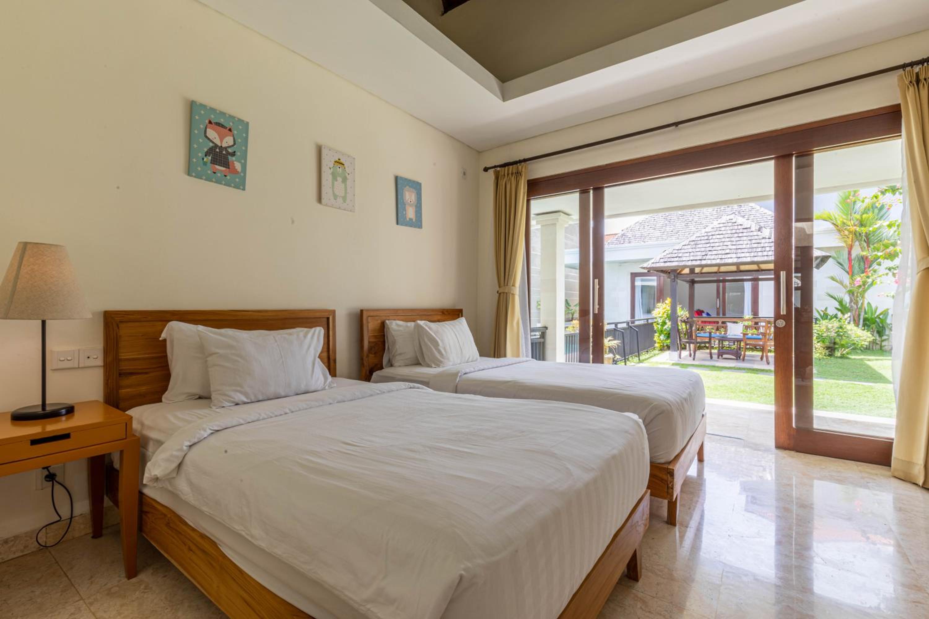Villa with Garden View - Photo 31