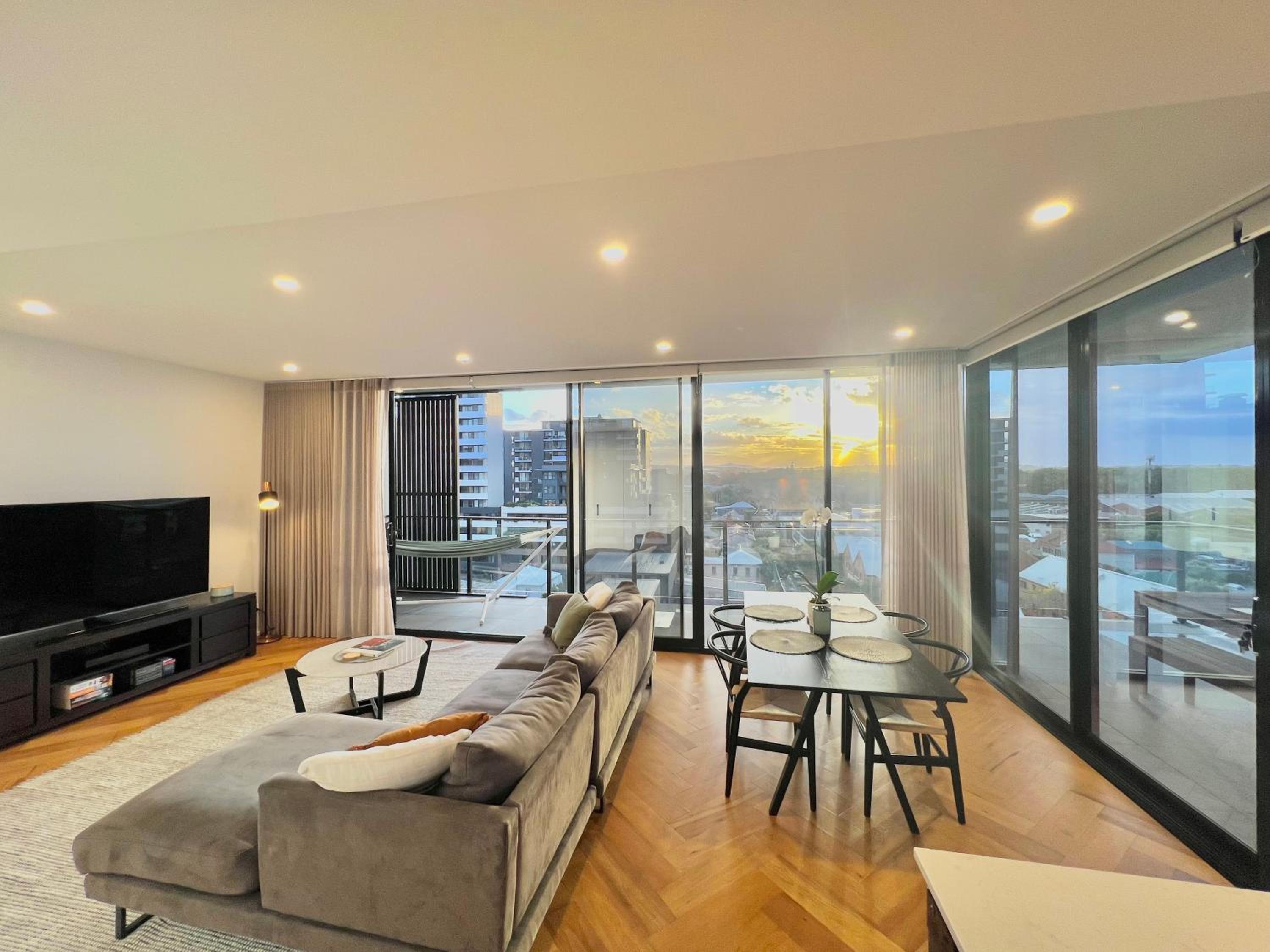 Harbor View Deluxe, Two Bathroom with Car space