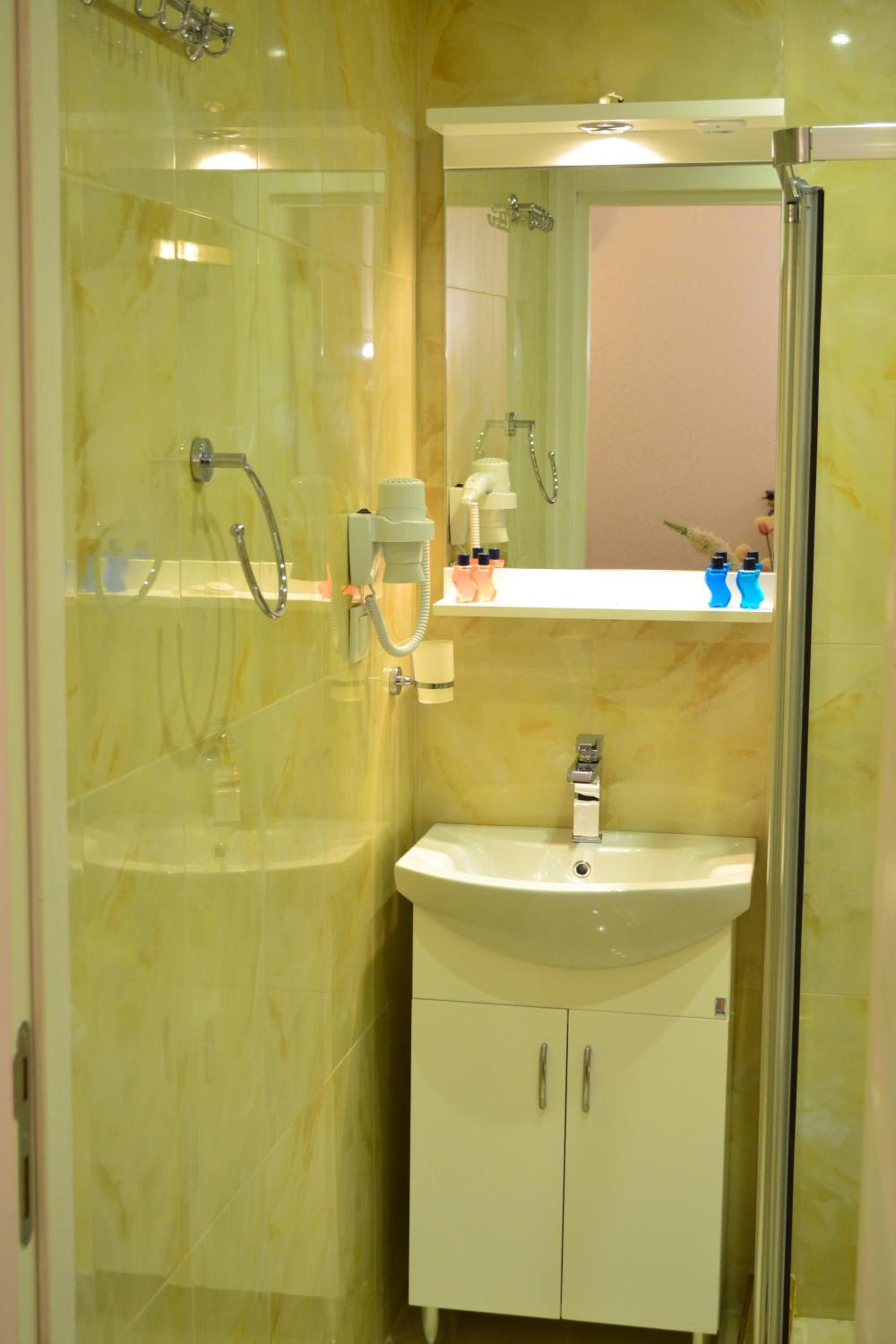 Budget Double Room photo 2
