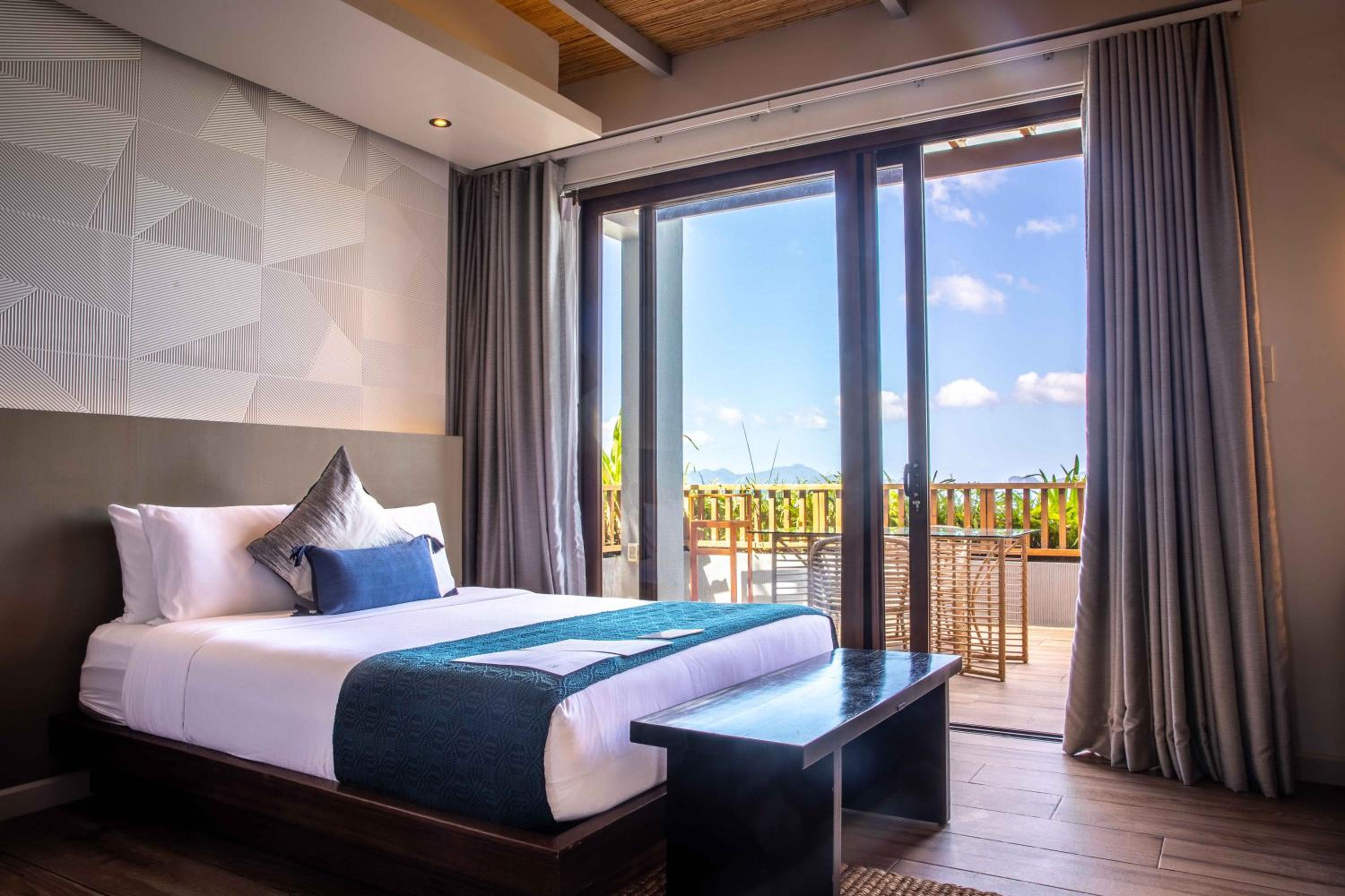 Deluxe Queen Room with Sea View photo 1