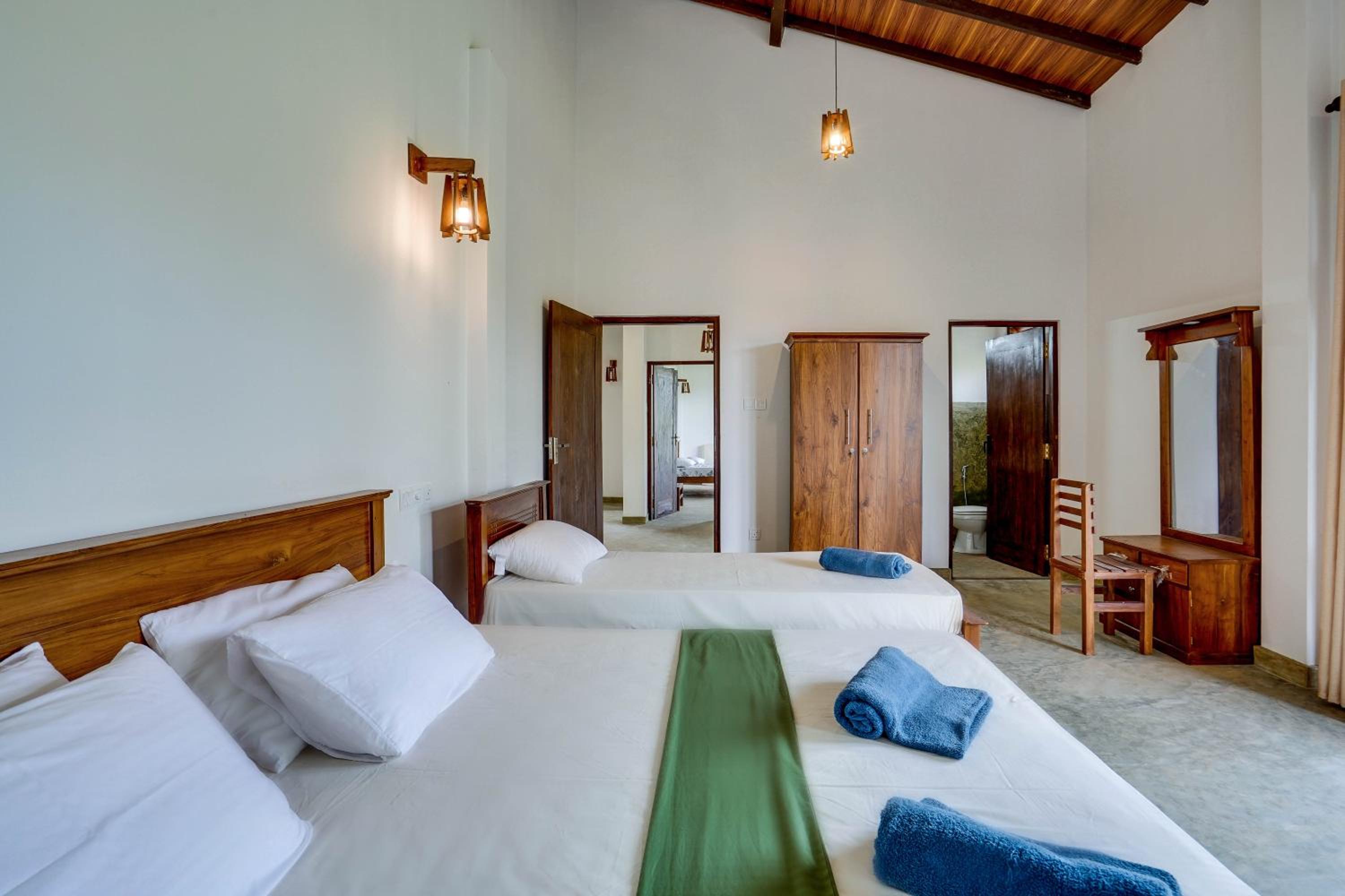 Deluxe Double Room with Balcony photo 1