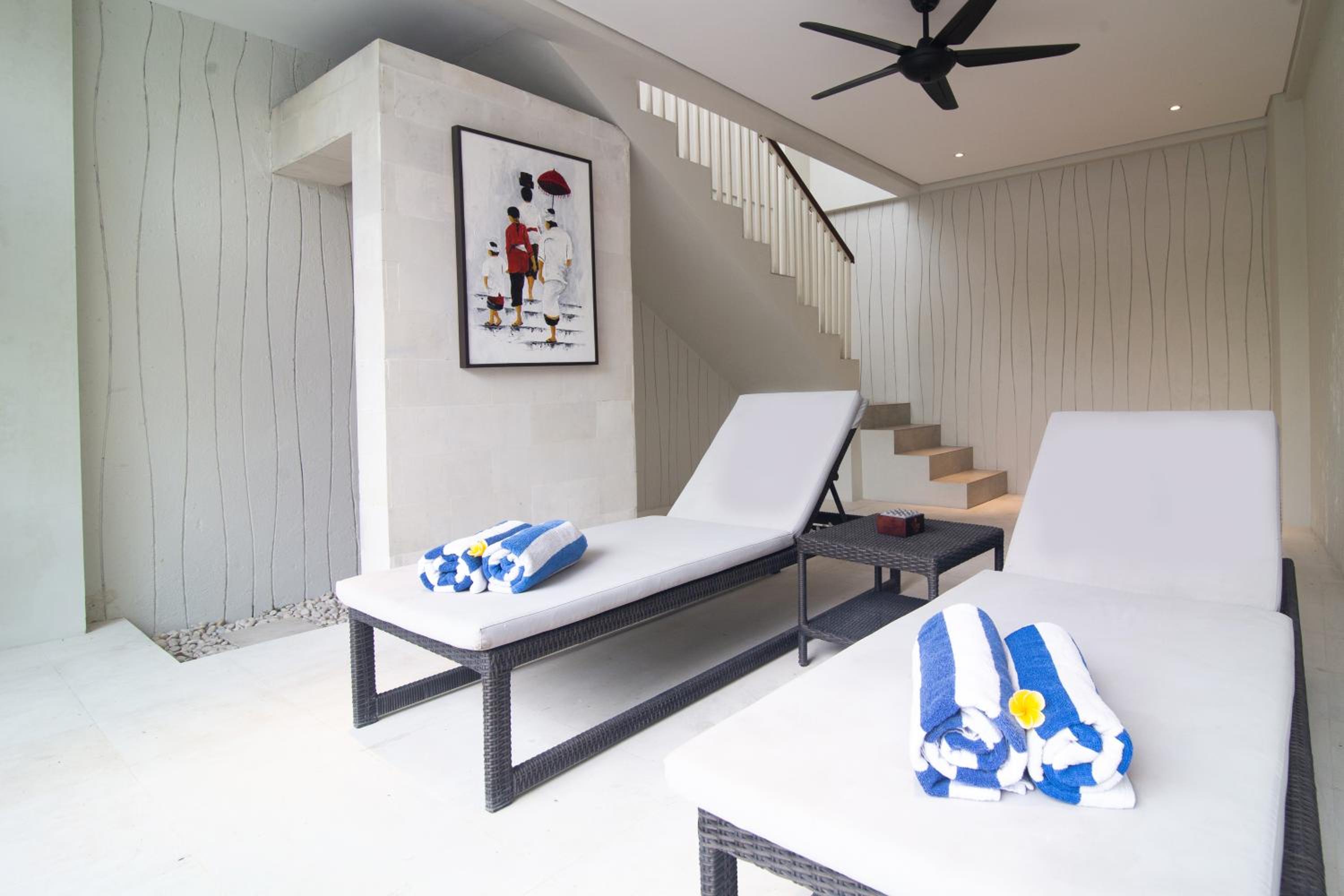 Three-Bedroom Villa photo 2