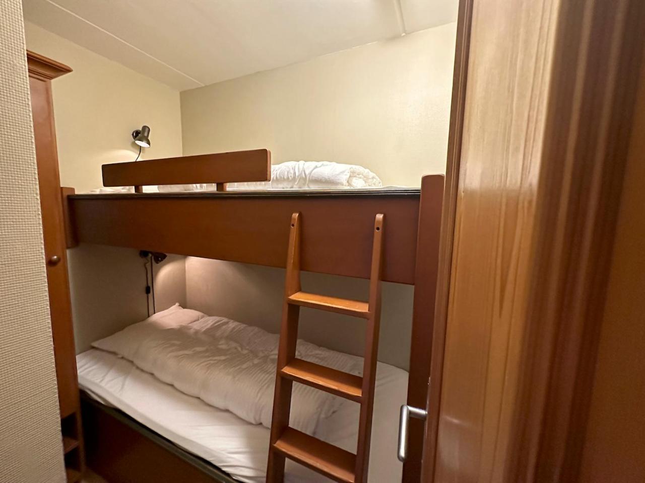 Three-Bedroom Apartment photo 2