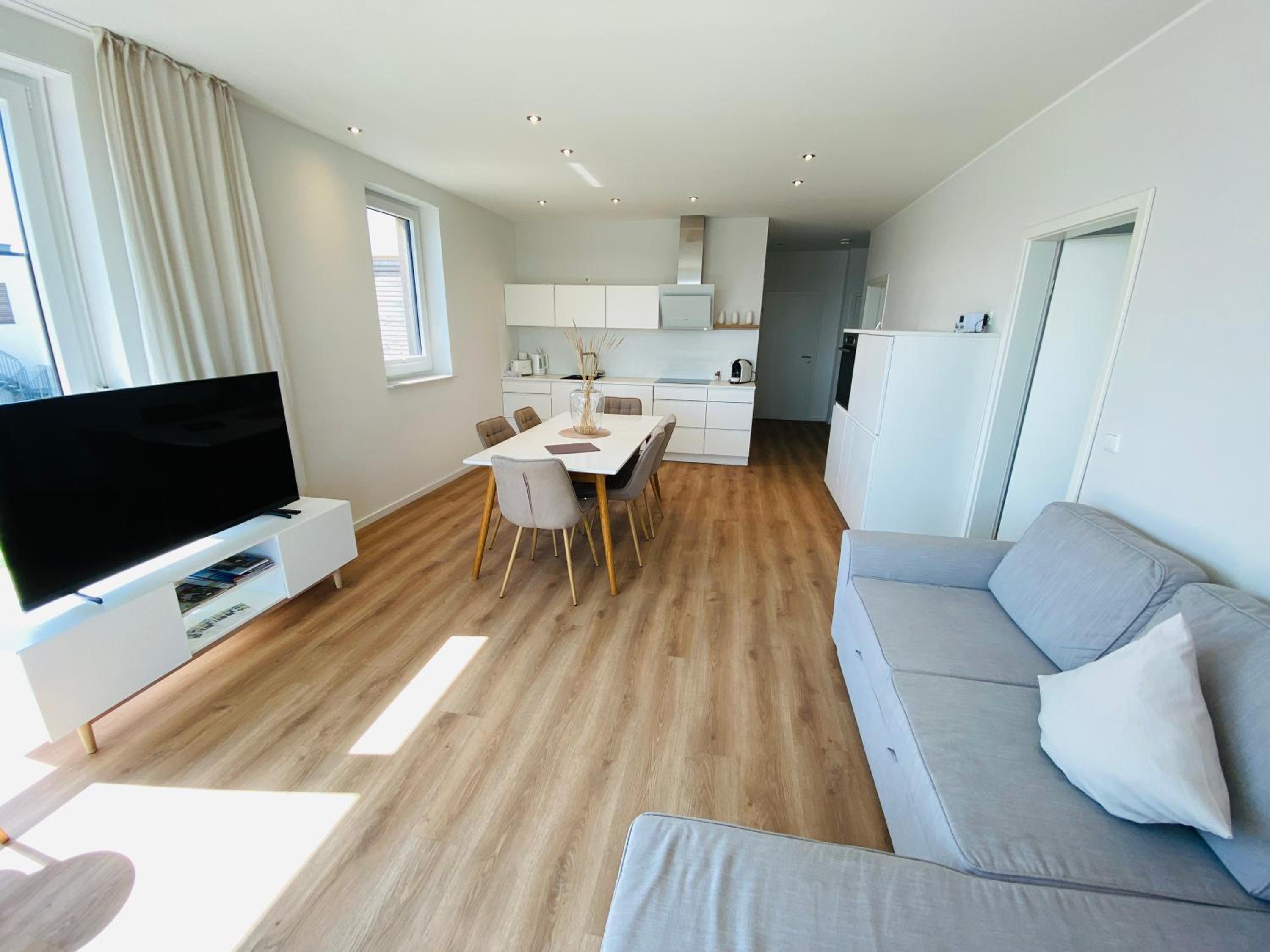 Apartment with Terrace photo 2