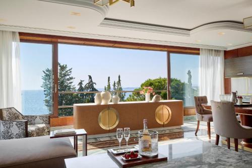 Apollon Suite Two Bedroom Sea View photo 2