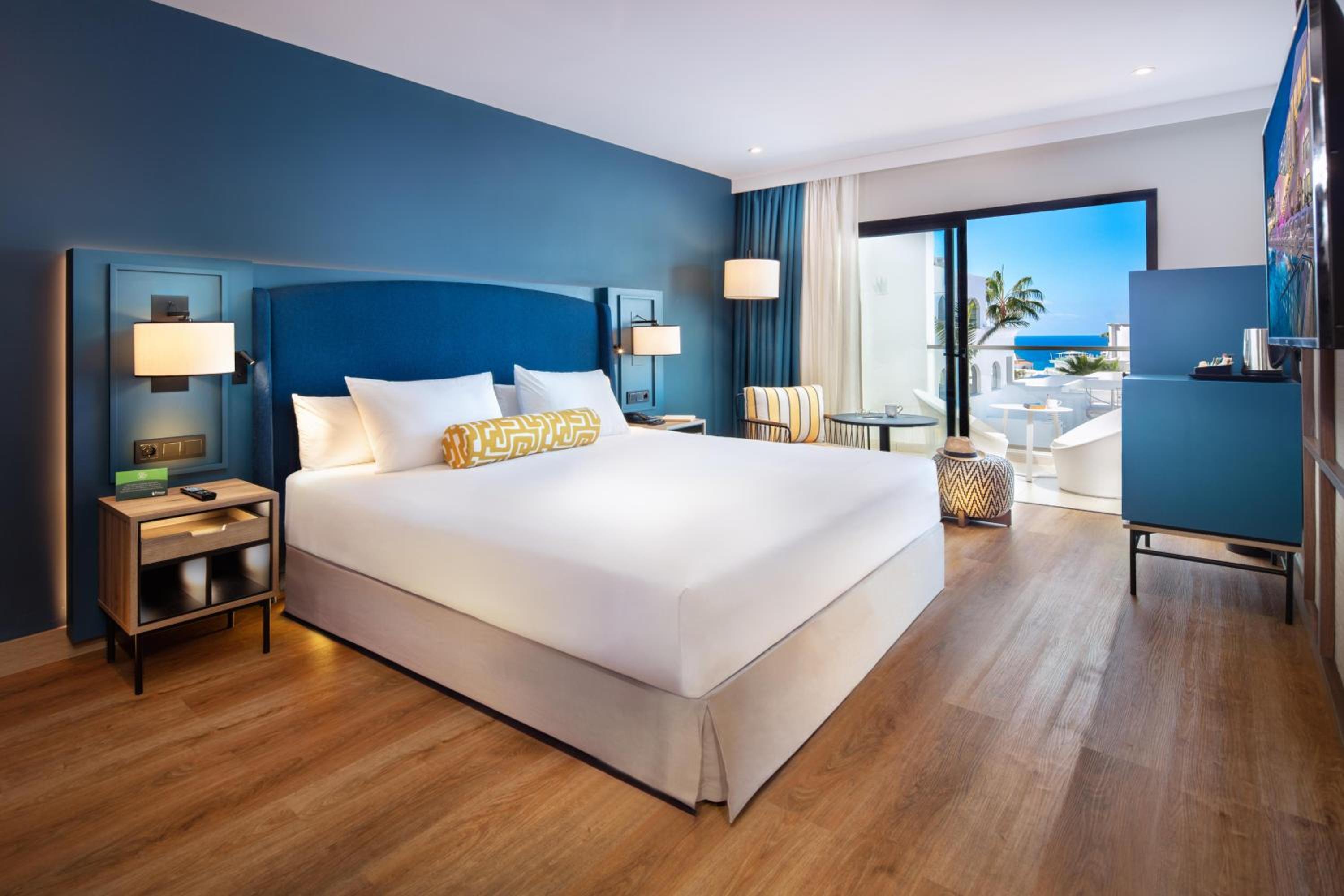 Standard Single Room with Pool View