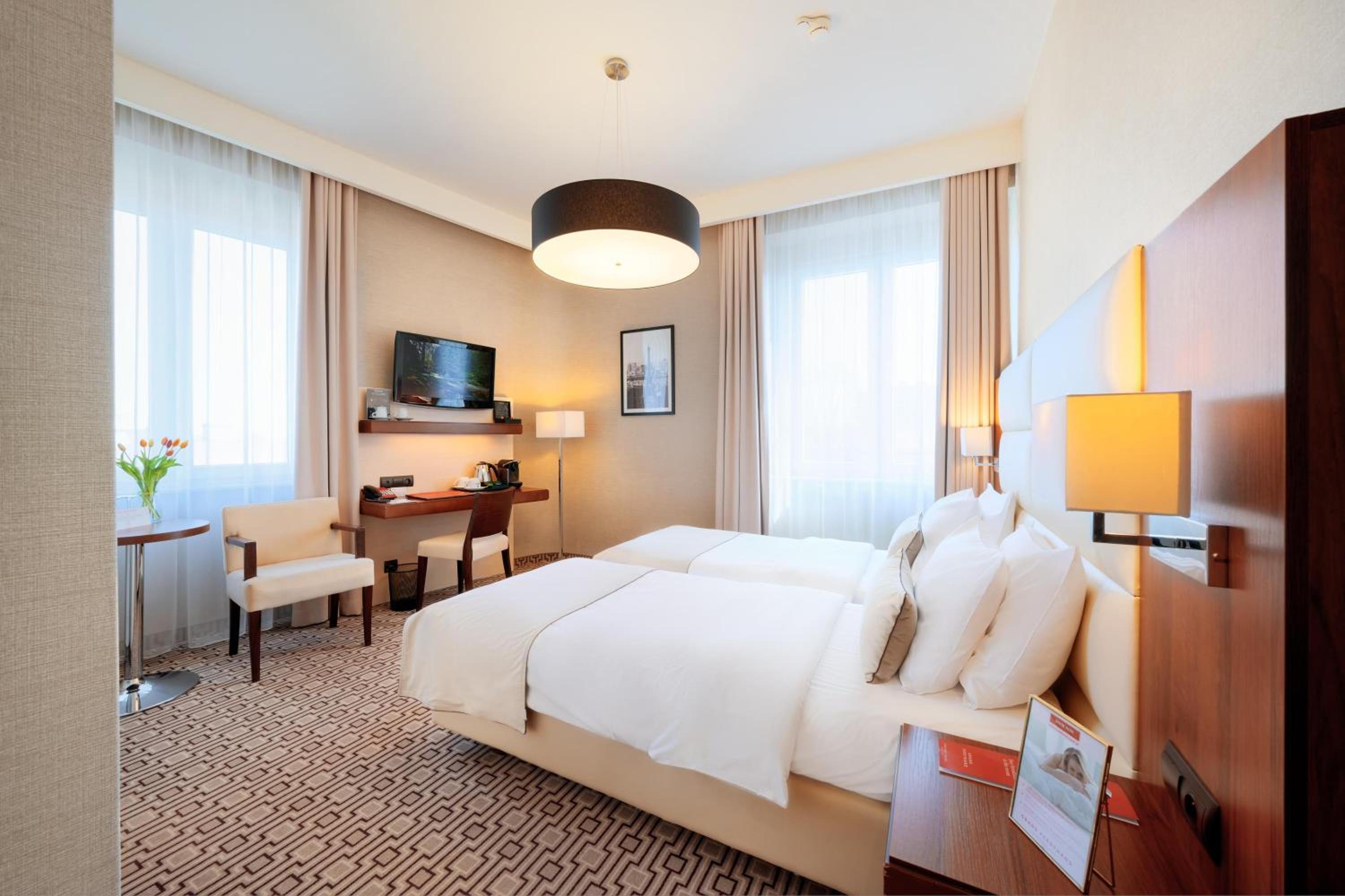 Standard Twin Room - Photo 3