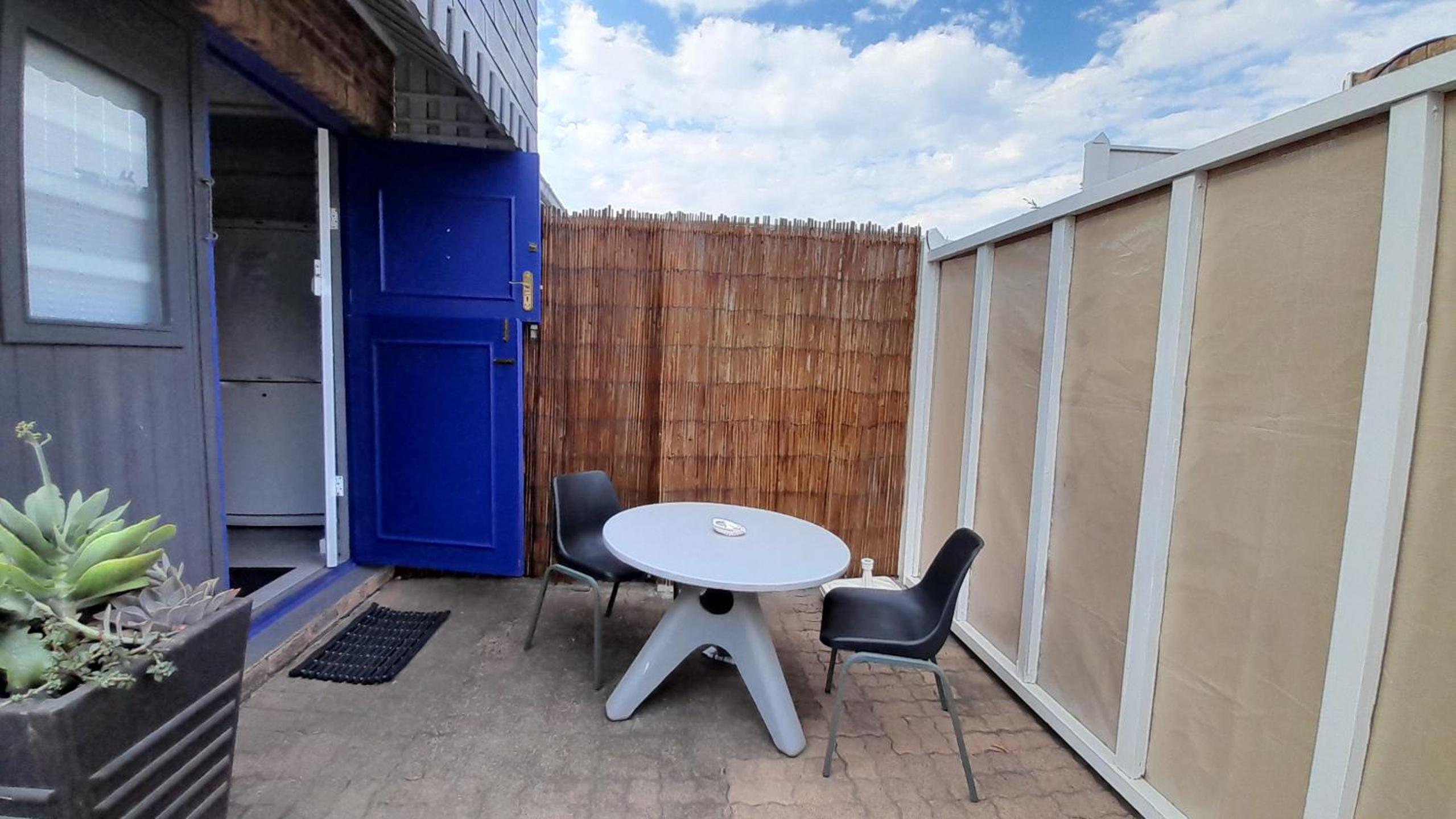 Studio - Split Level photo 2