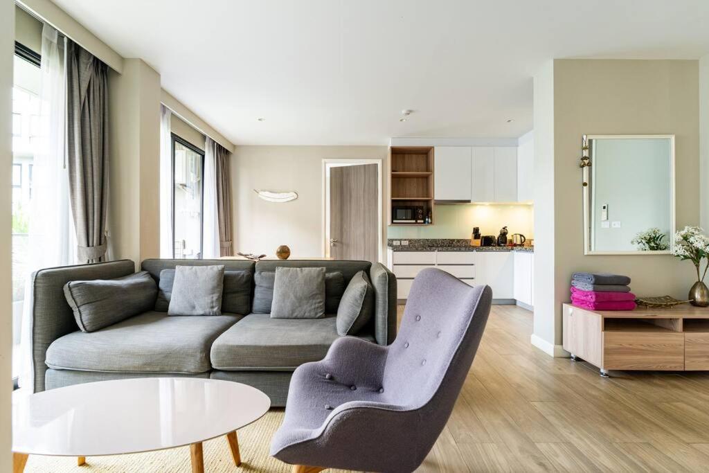 Two-Bedroom Apartment with Pool View photo 1