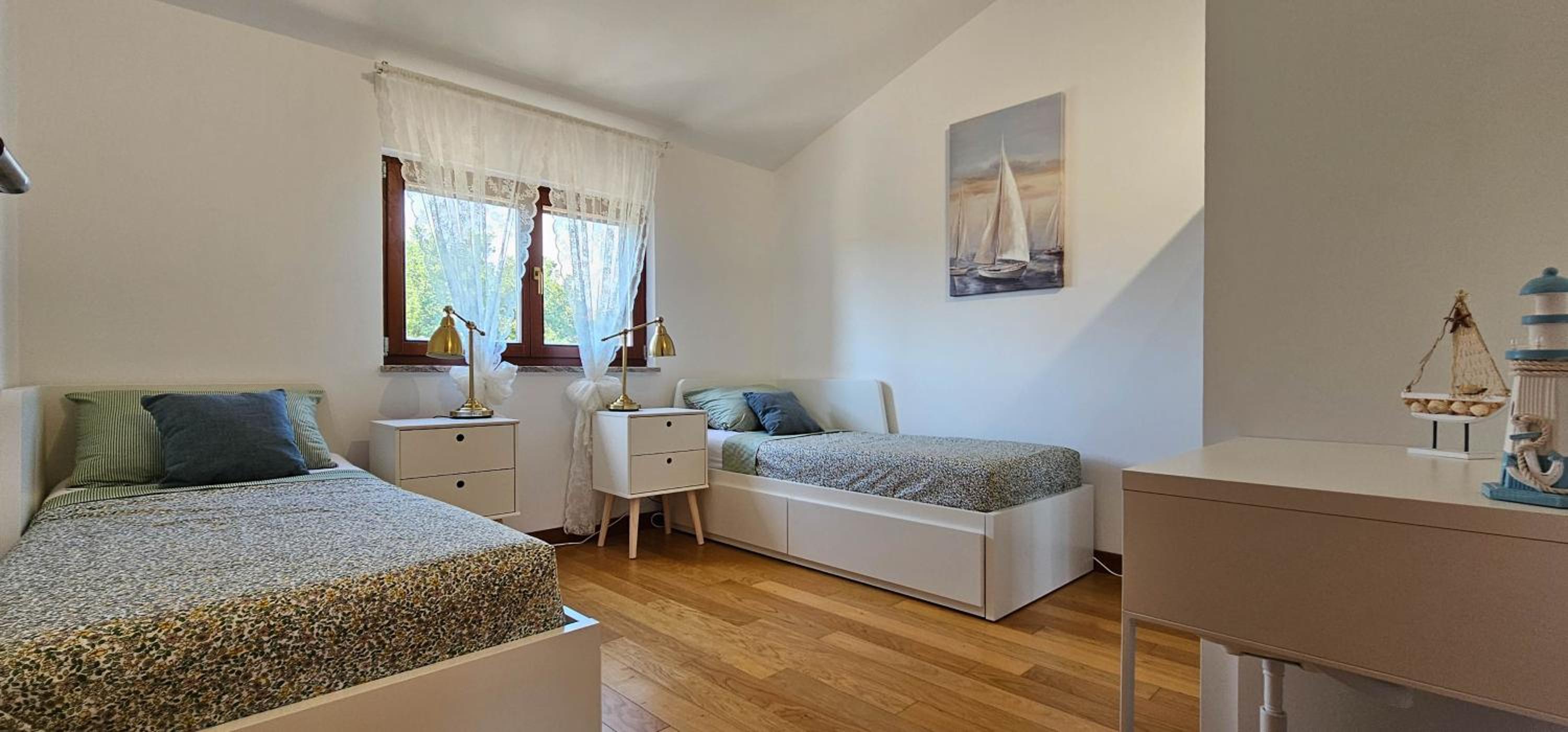 Two-Bedroom Apartment with Terrace and Sea View photo 3