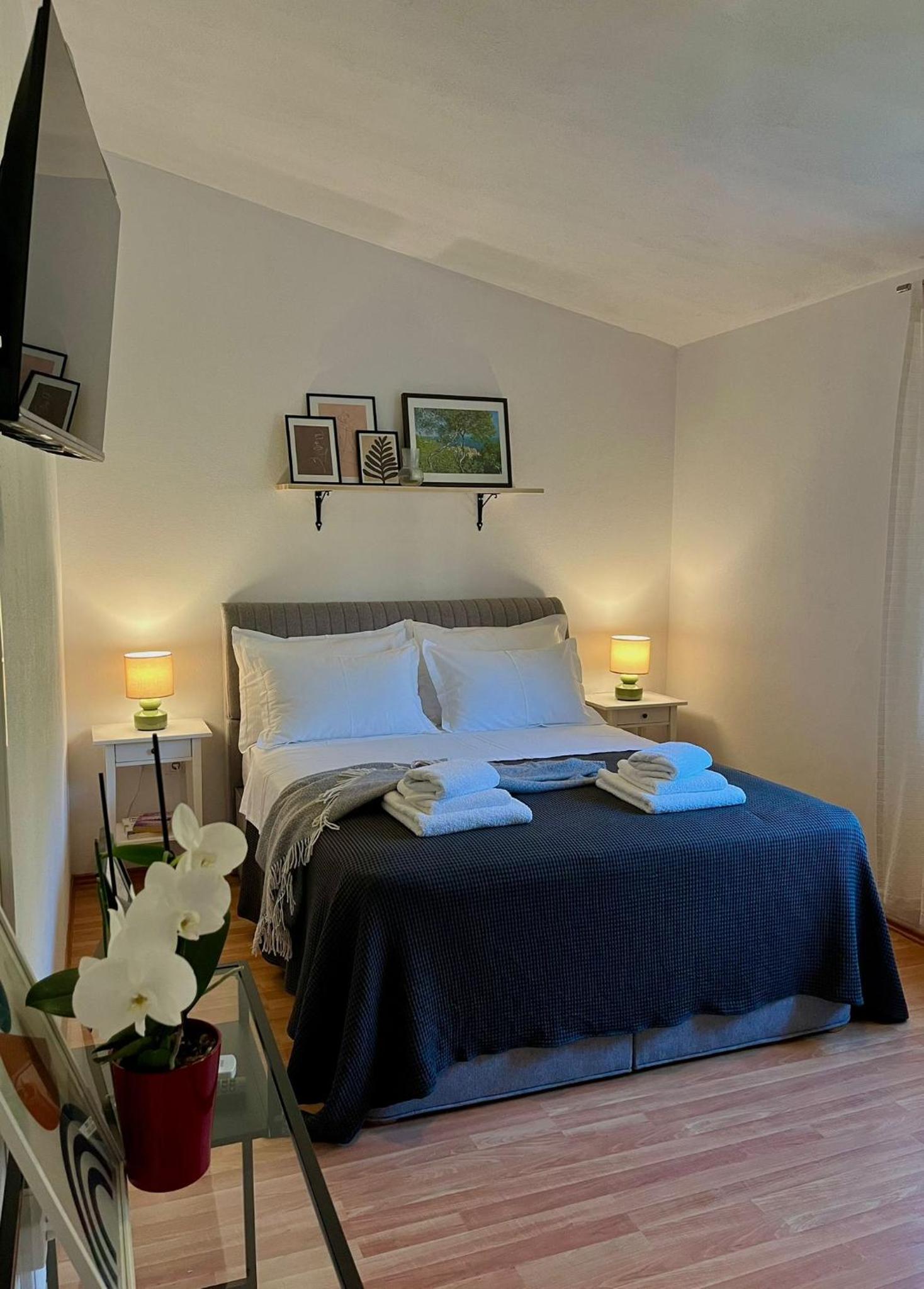 Apartment with Mountain View photo 1
