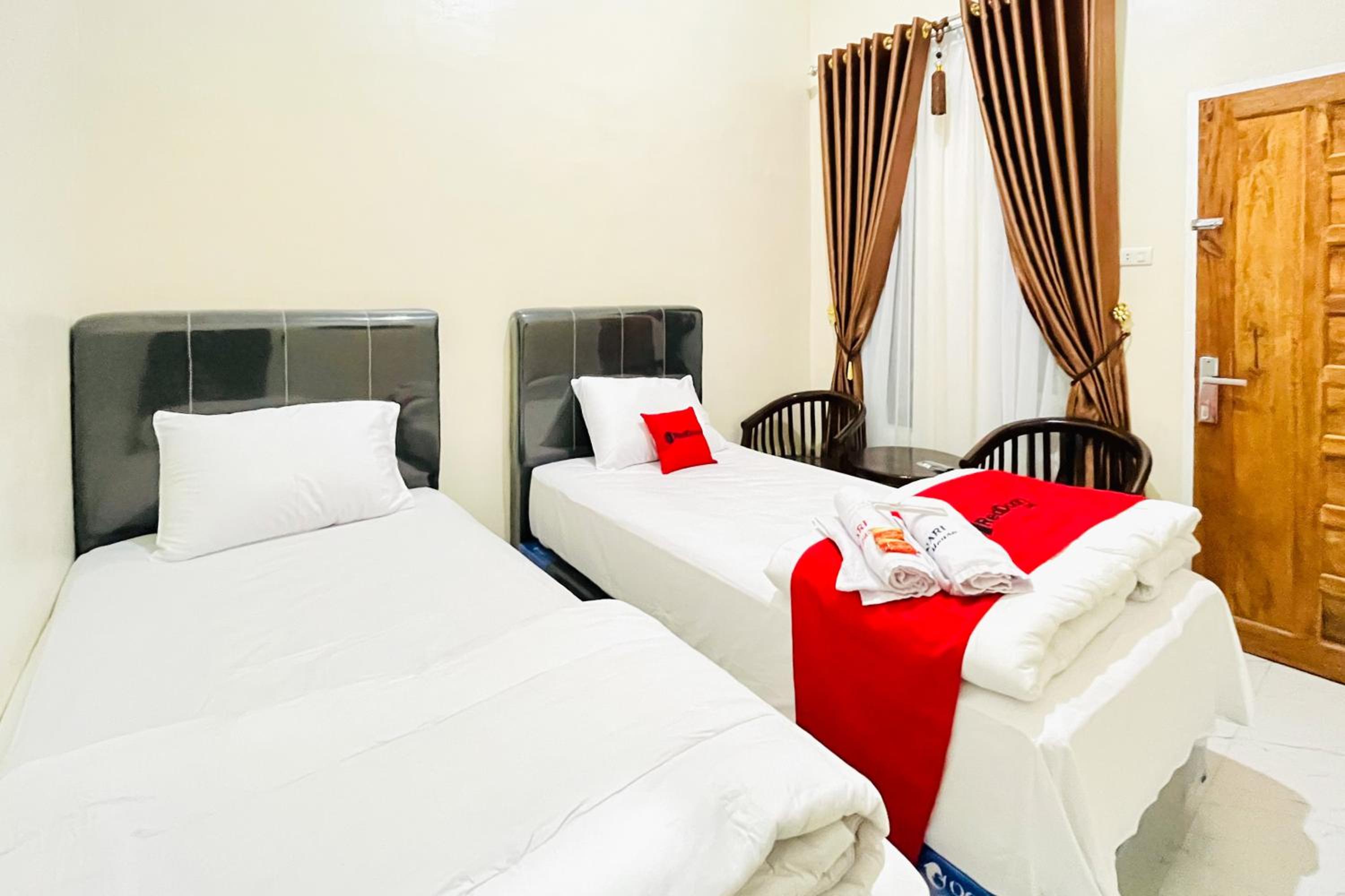 Deluxe Twin Room - Photo 8