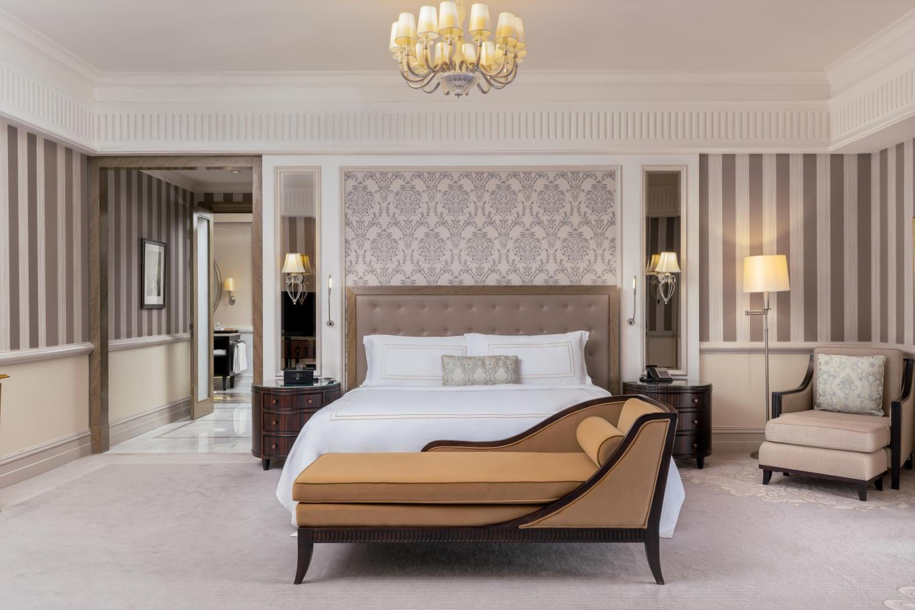 Ambassador King Suite