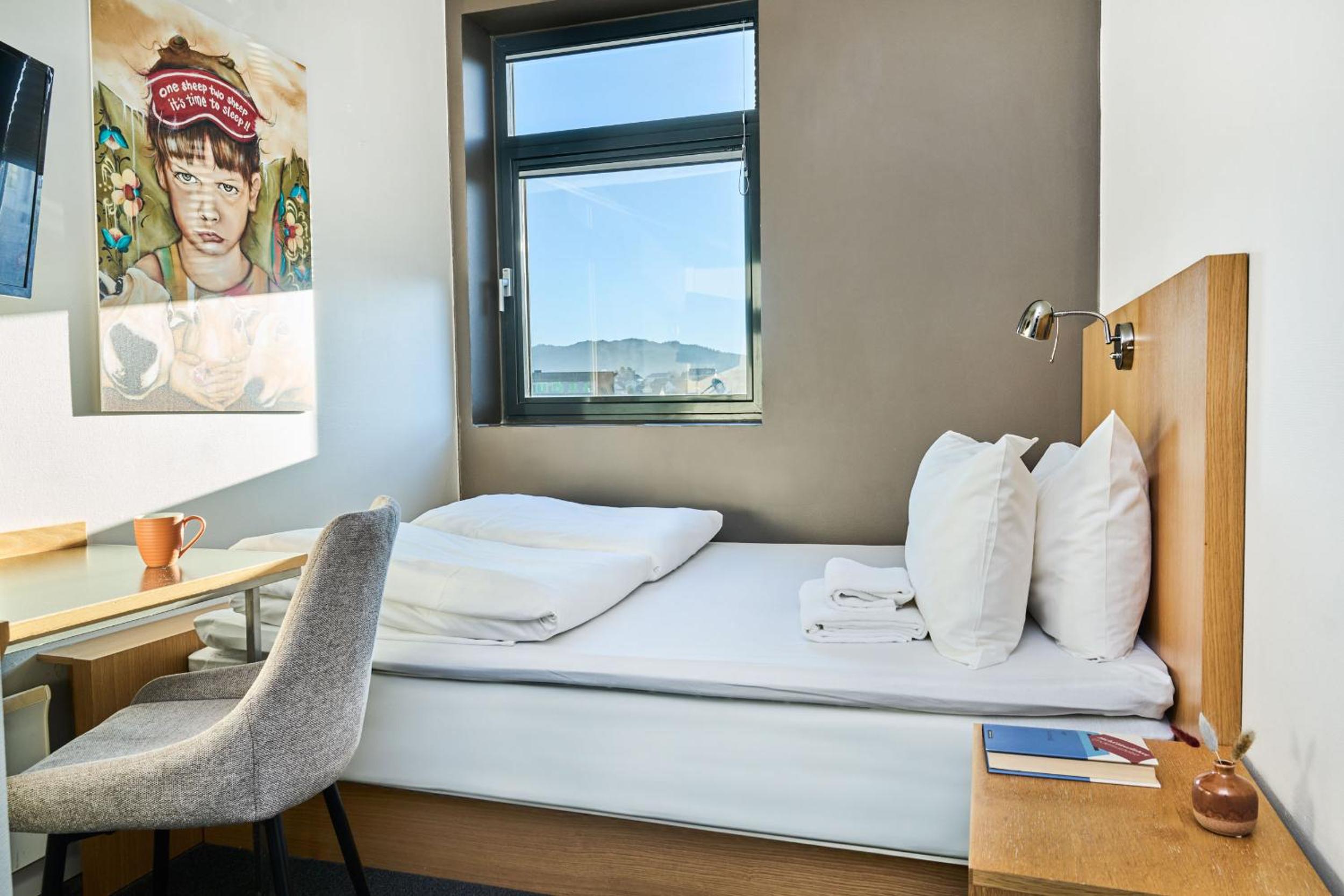 Small Double Room - Photo 1