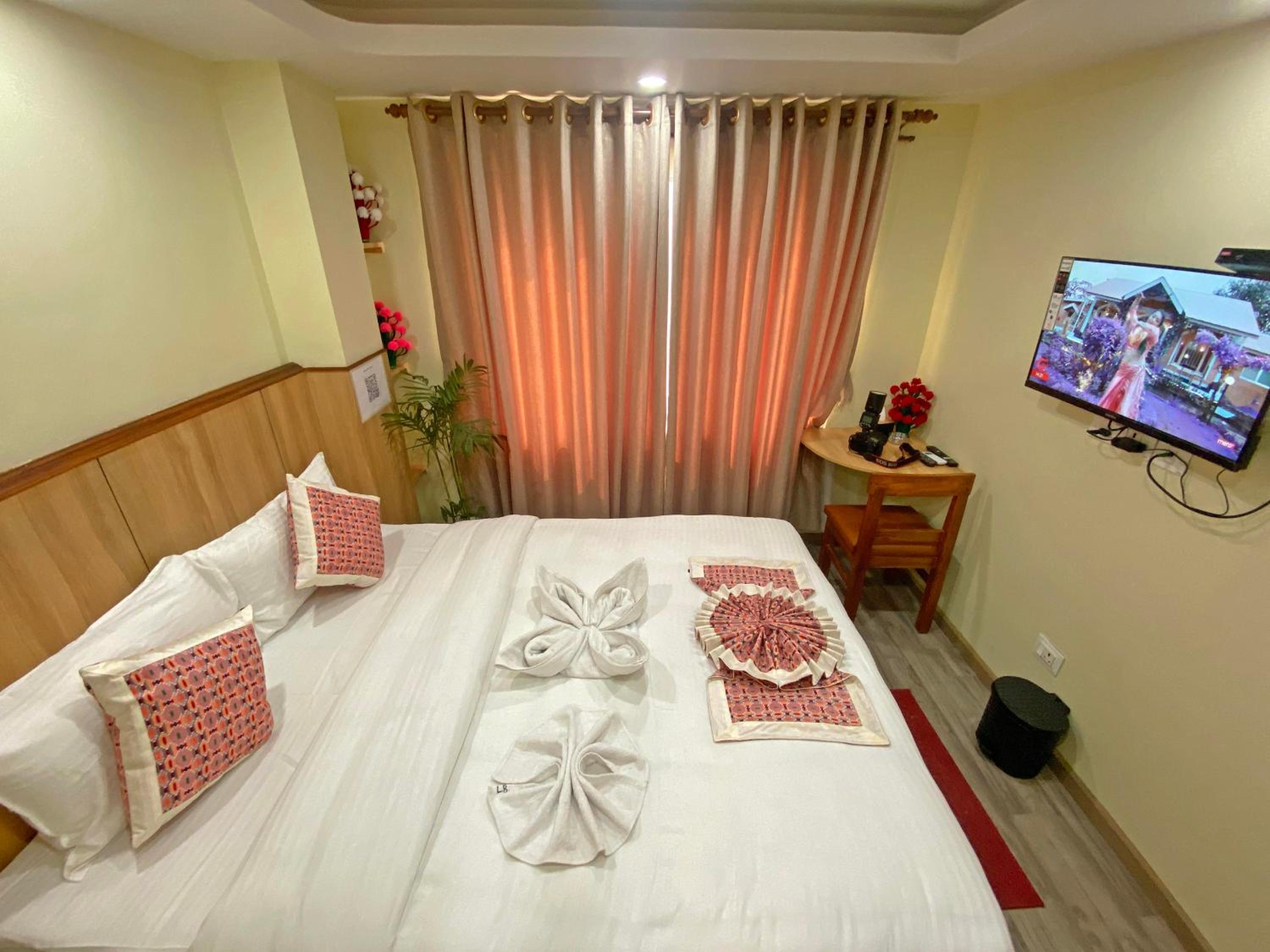 Deluxe King Suite