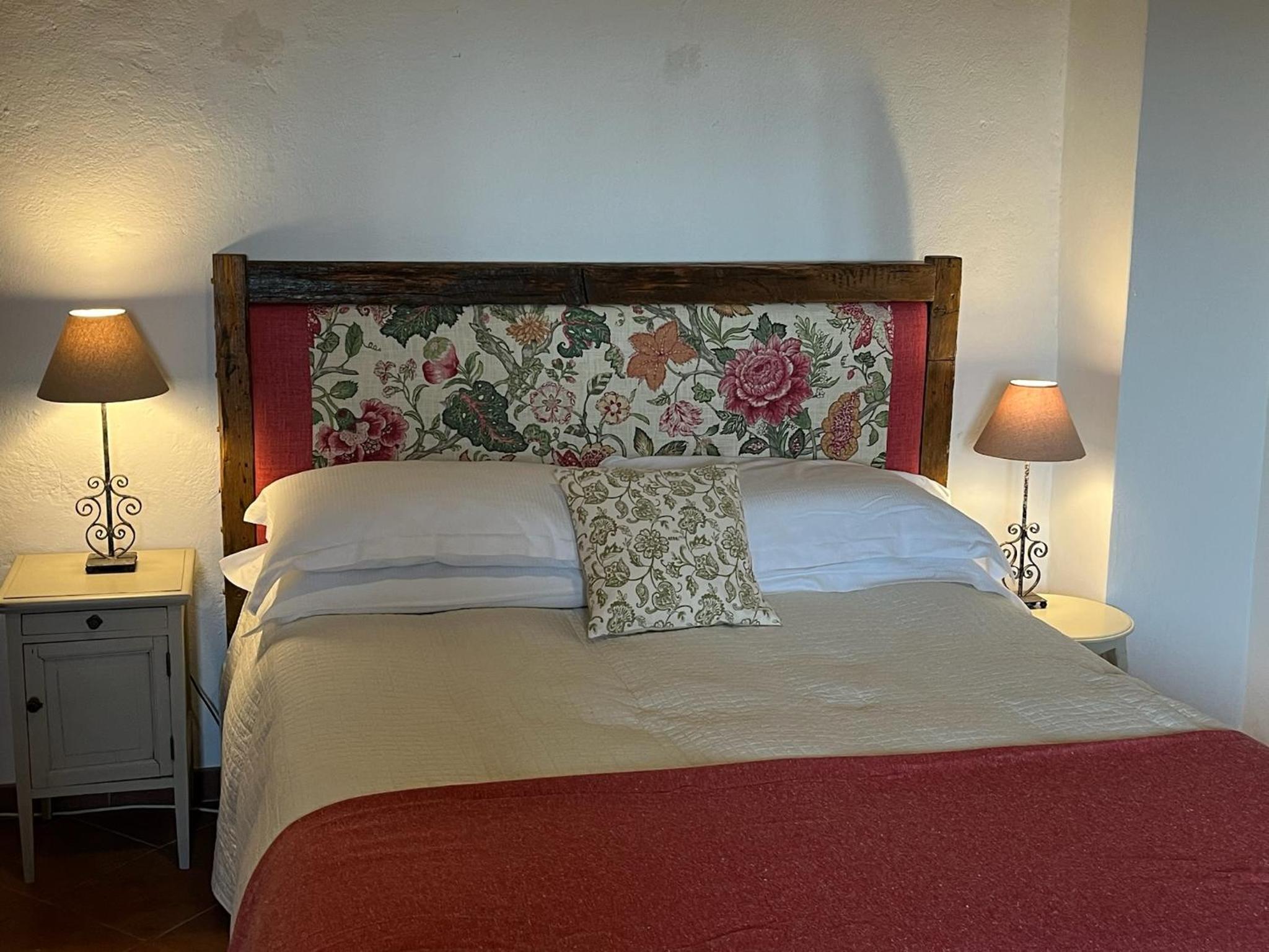 Deluxe King Room photo 1