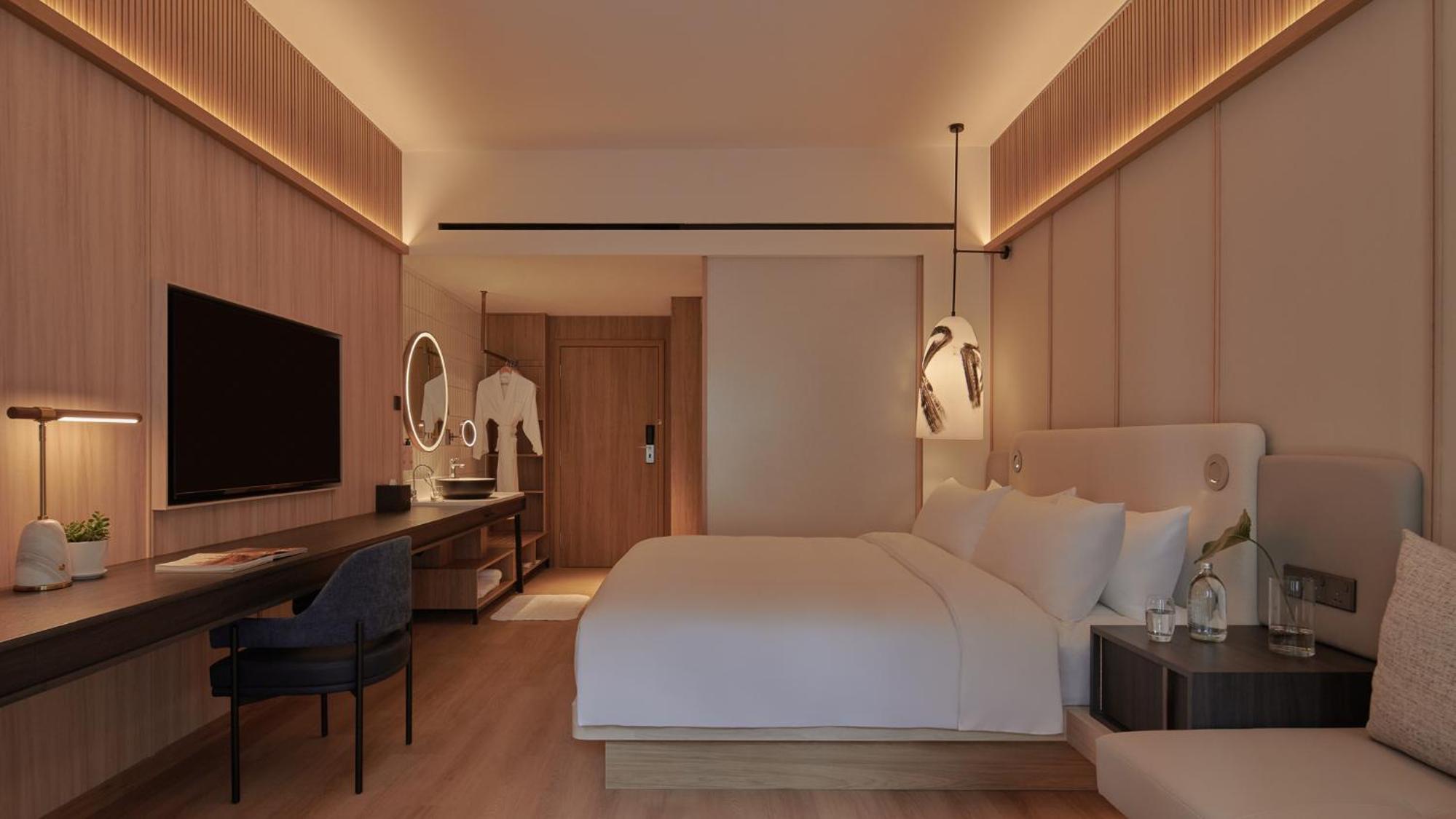 Deluxe King Room