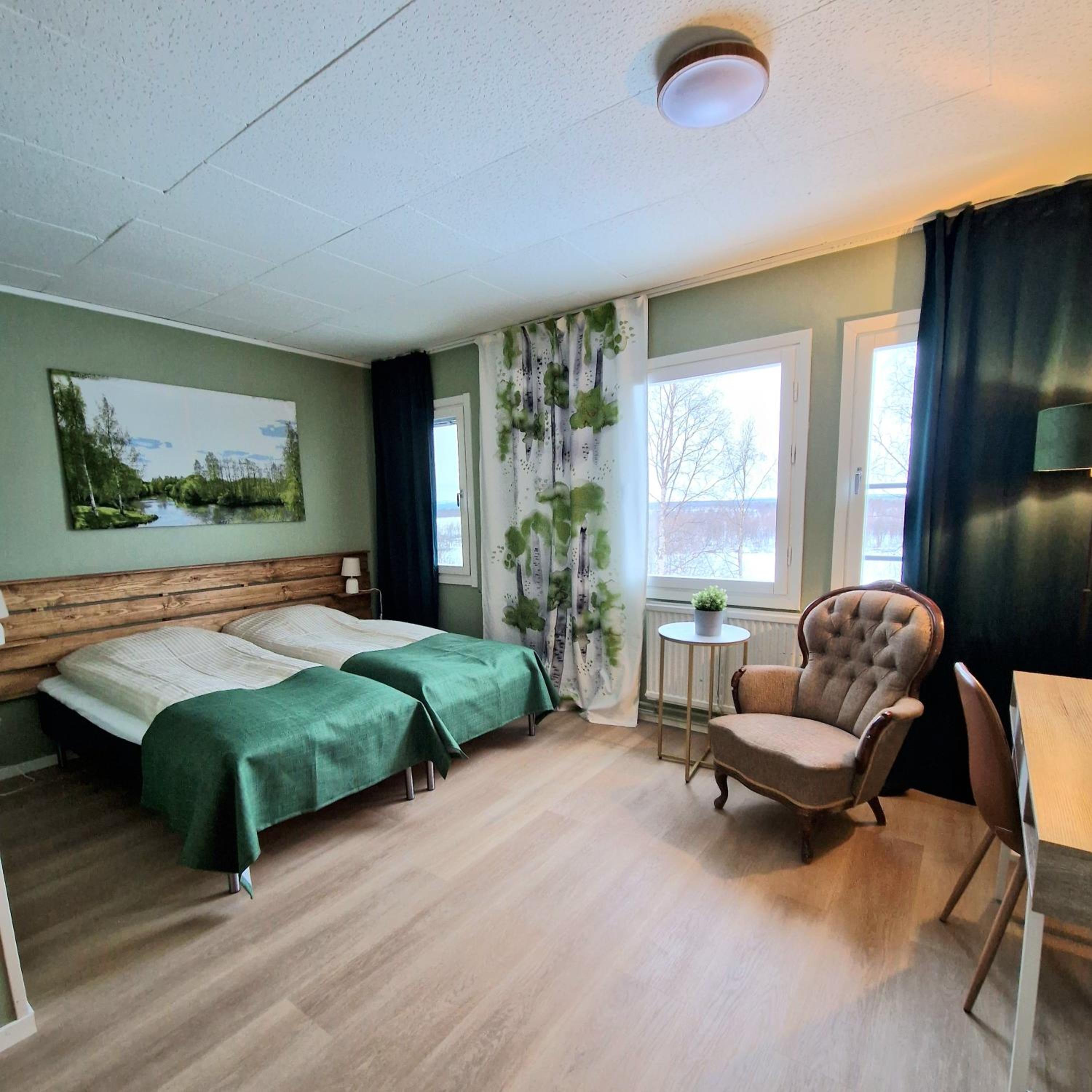 Twin Room with Private Bathroom photo 3