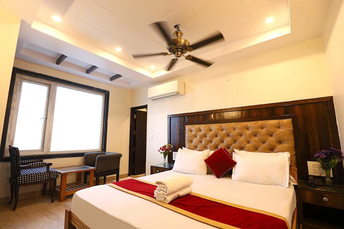 Deluxe King Suite
