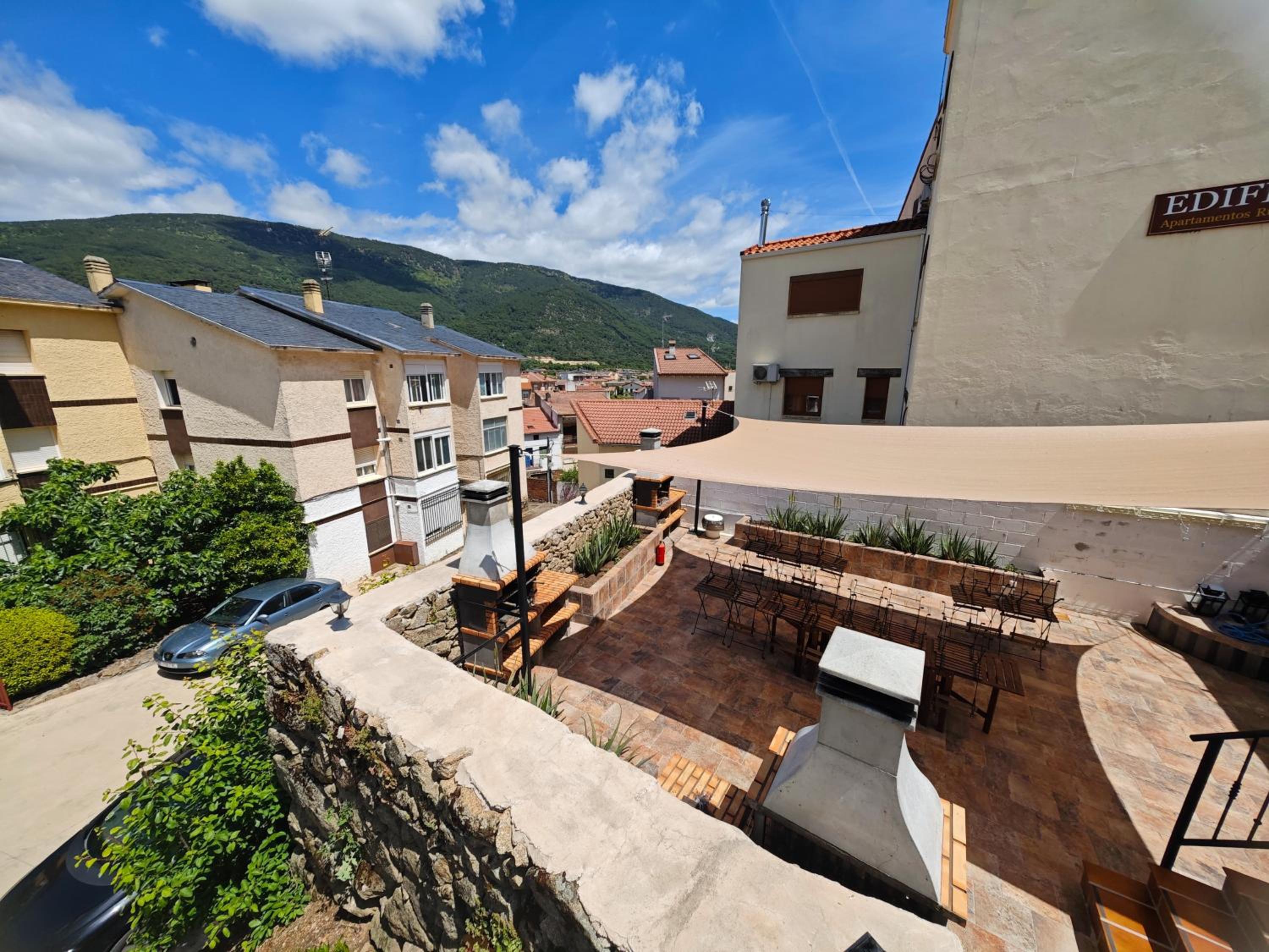 Apartment with Mountain View photo 3