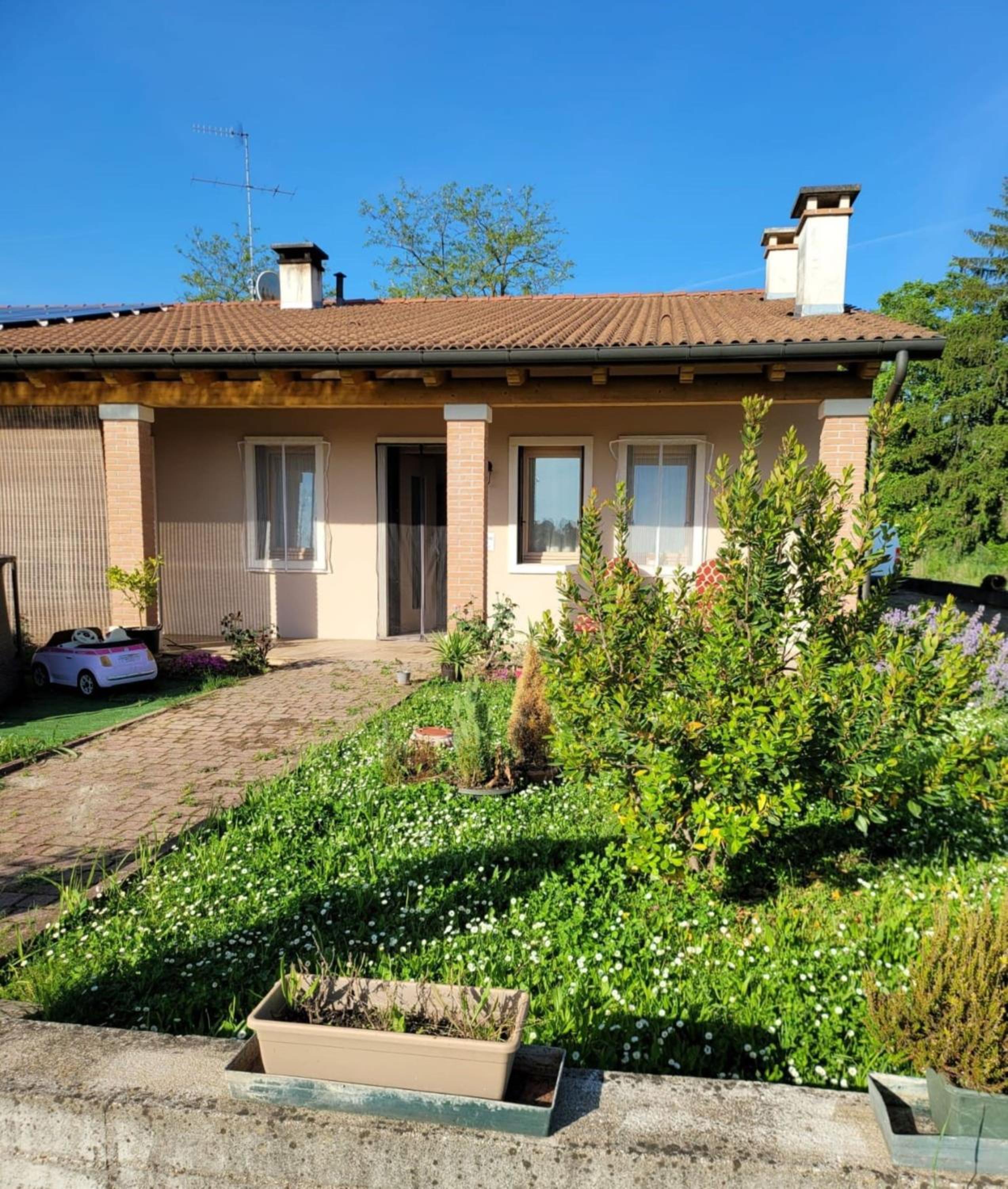 One-Bedroom House photo 2