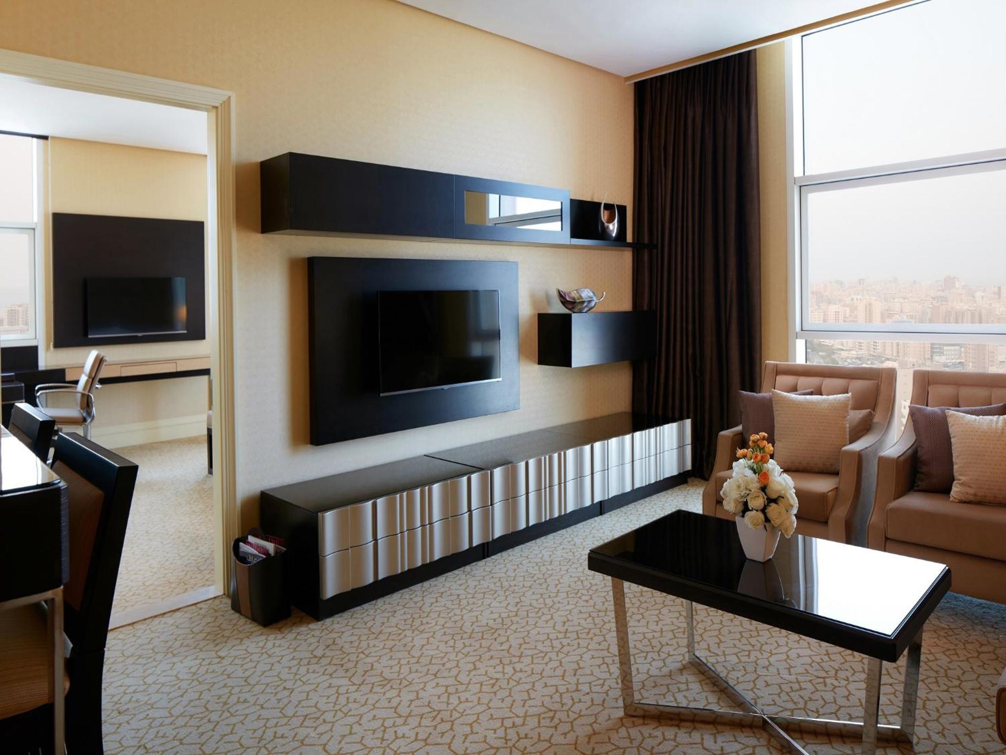 Queen Suite - Photo 4