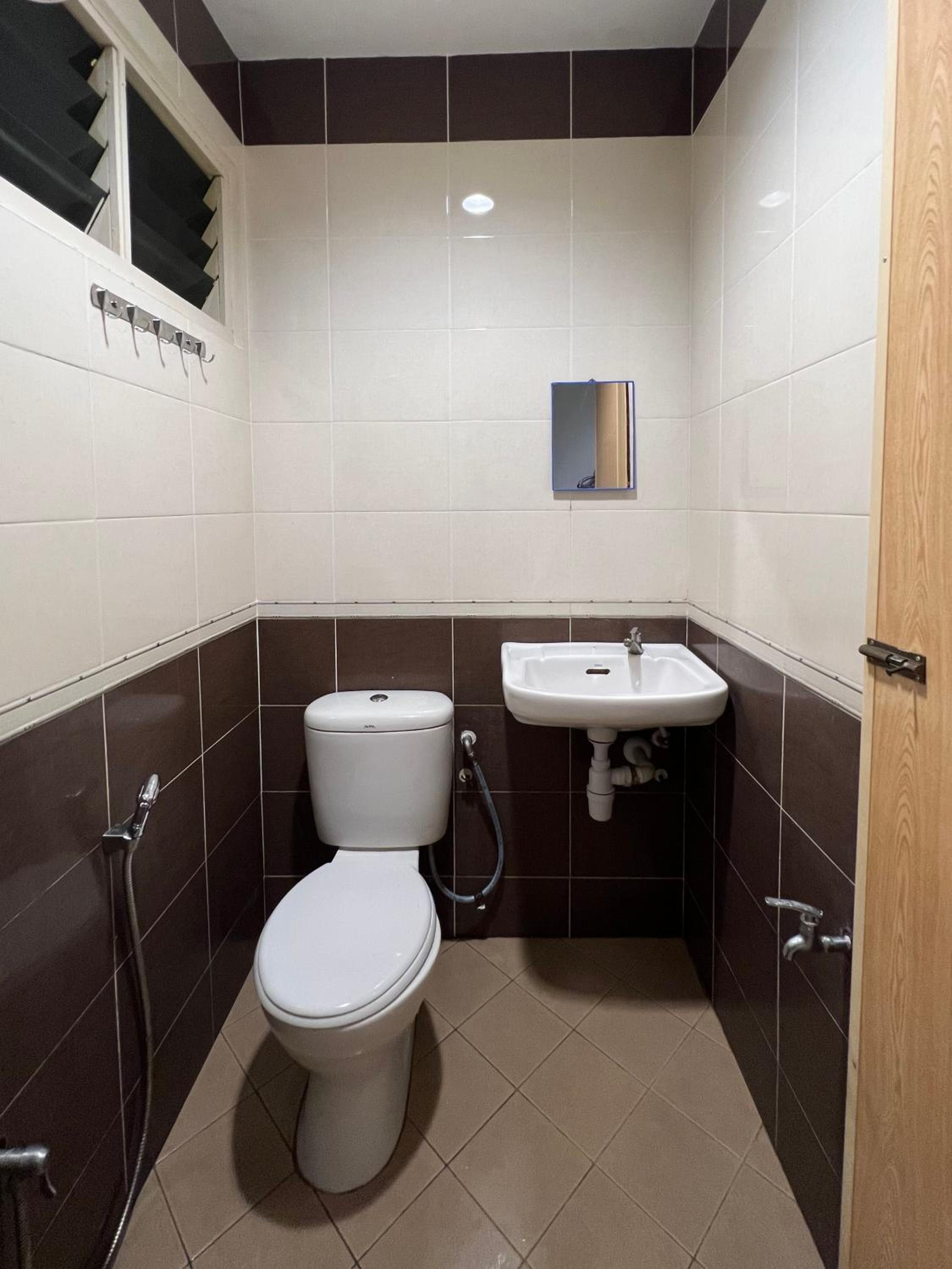 Twin Room with Bathroom - Photo 5