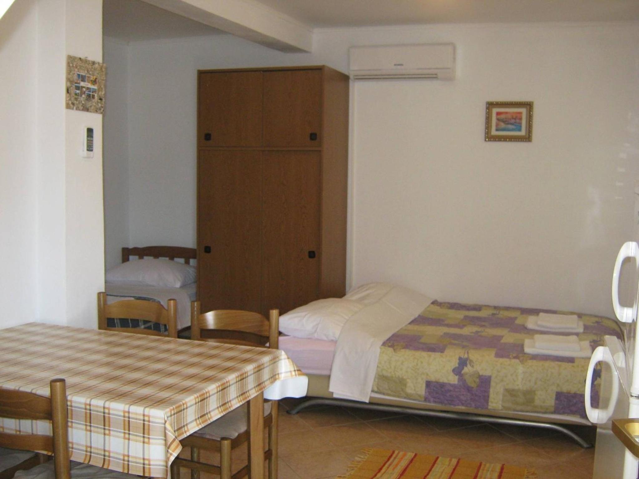 Studio Apartment with Terrace