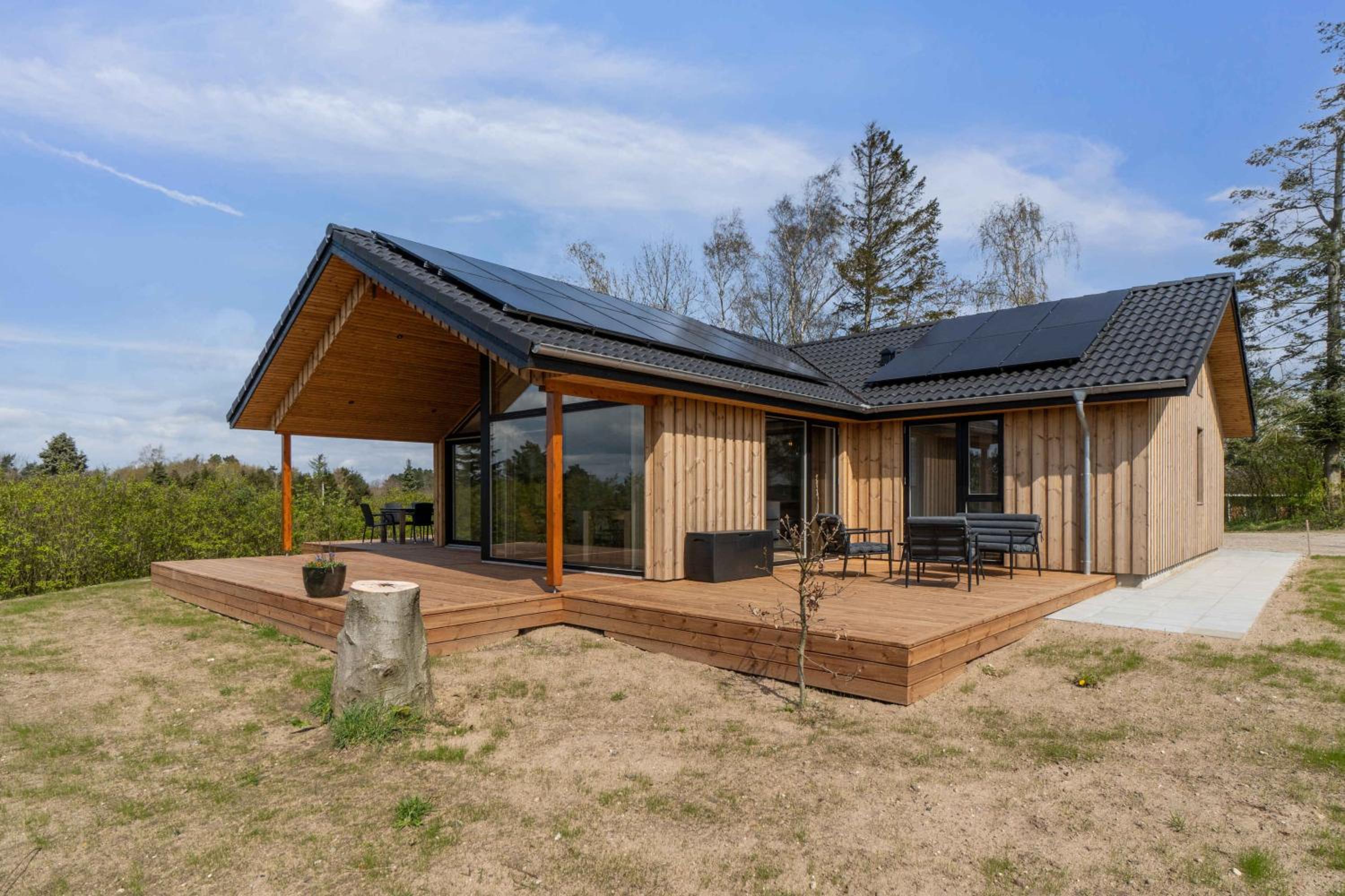 Four-Bedroom Vacation Home photo 2
