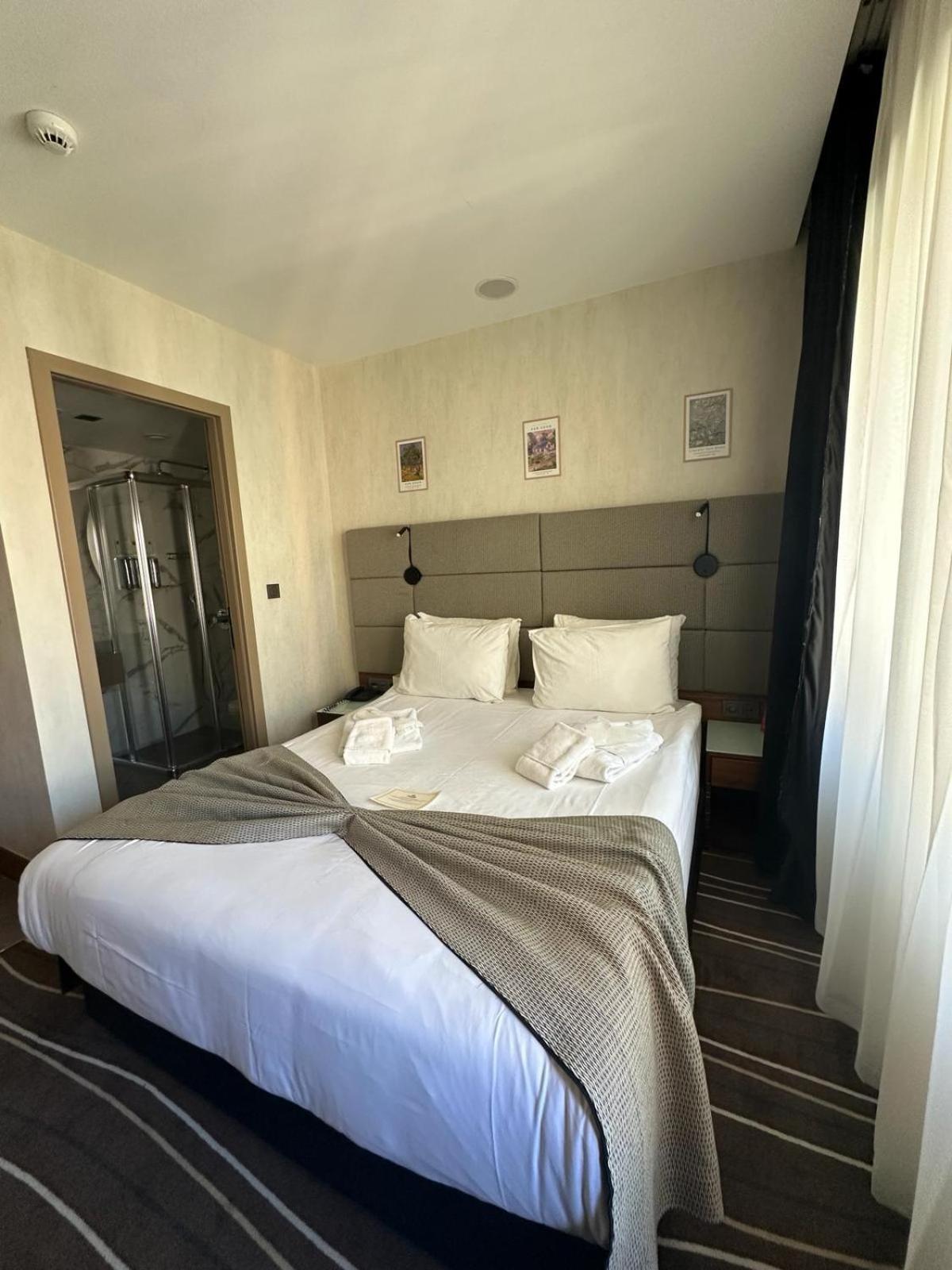 Available room