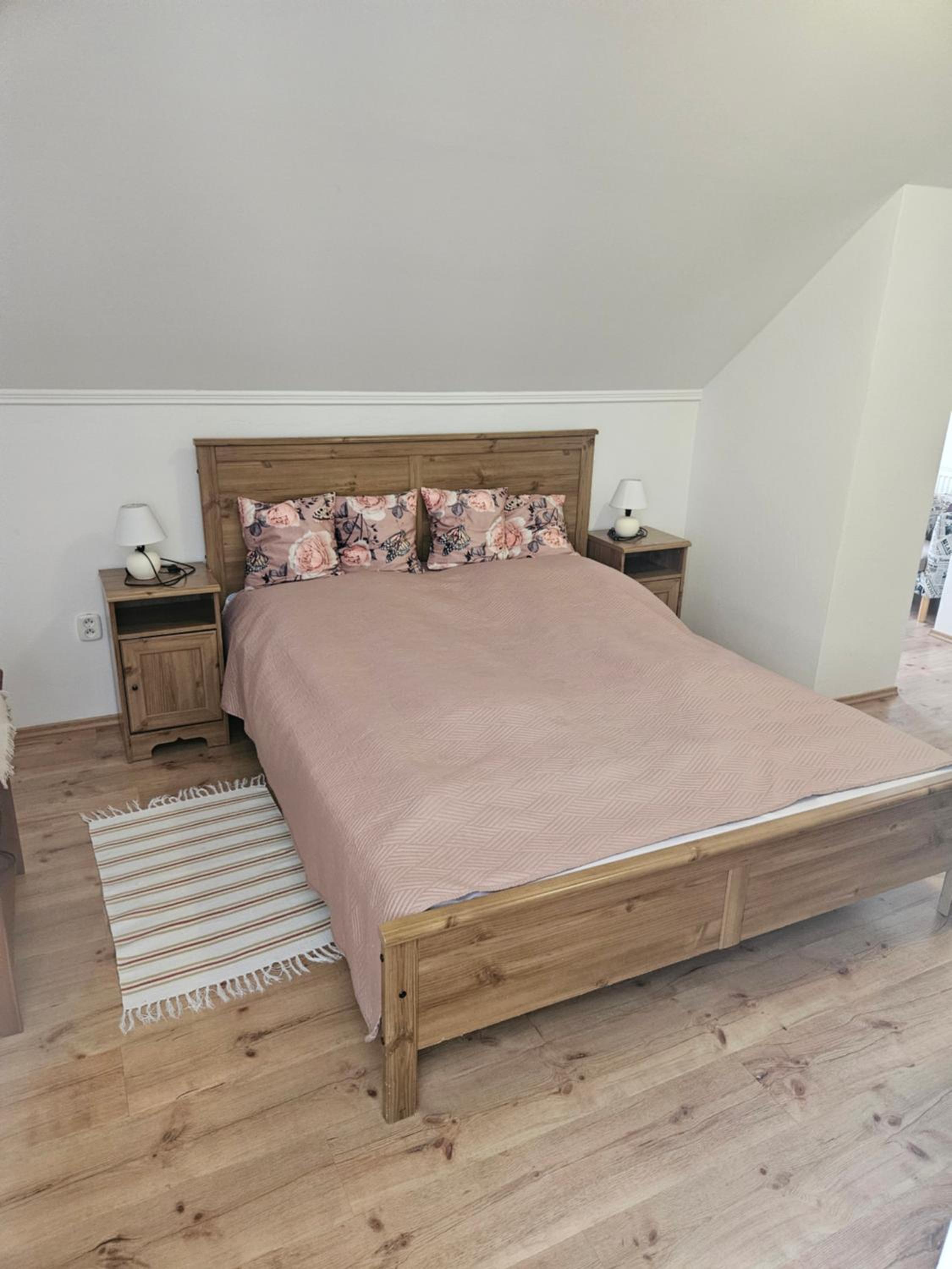 Large Double Room - Photo 1