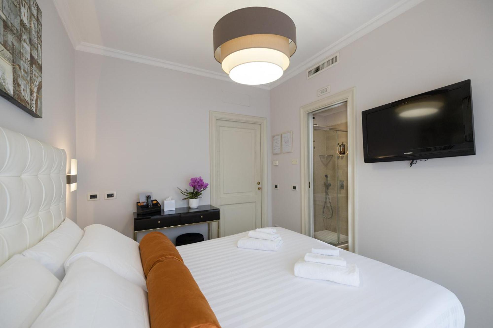 Double or Twin Room photo 2