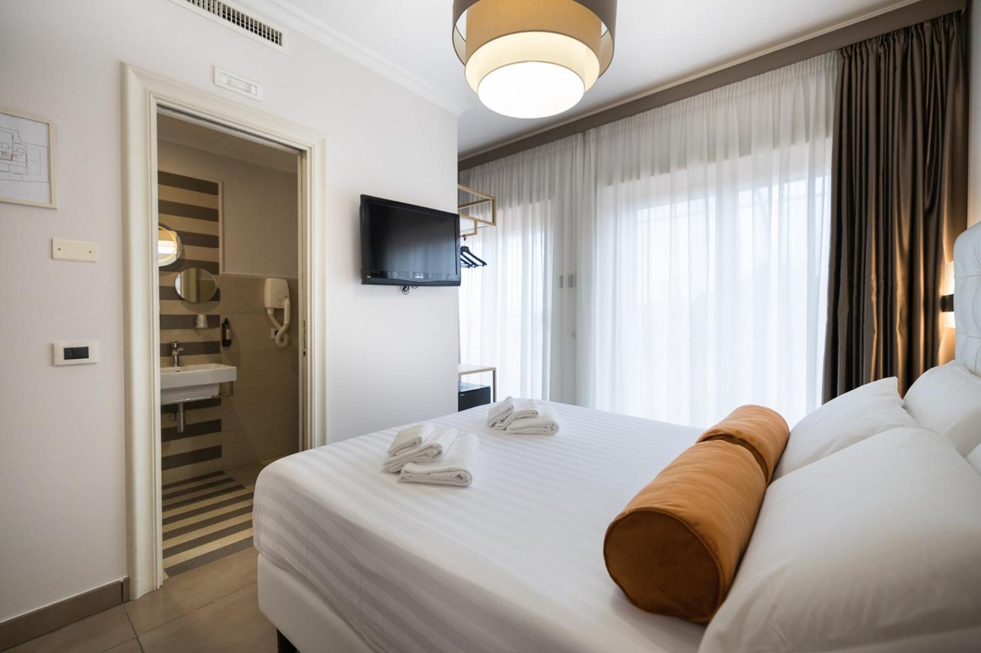Double or Twin Room photo 2