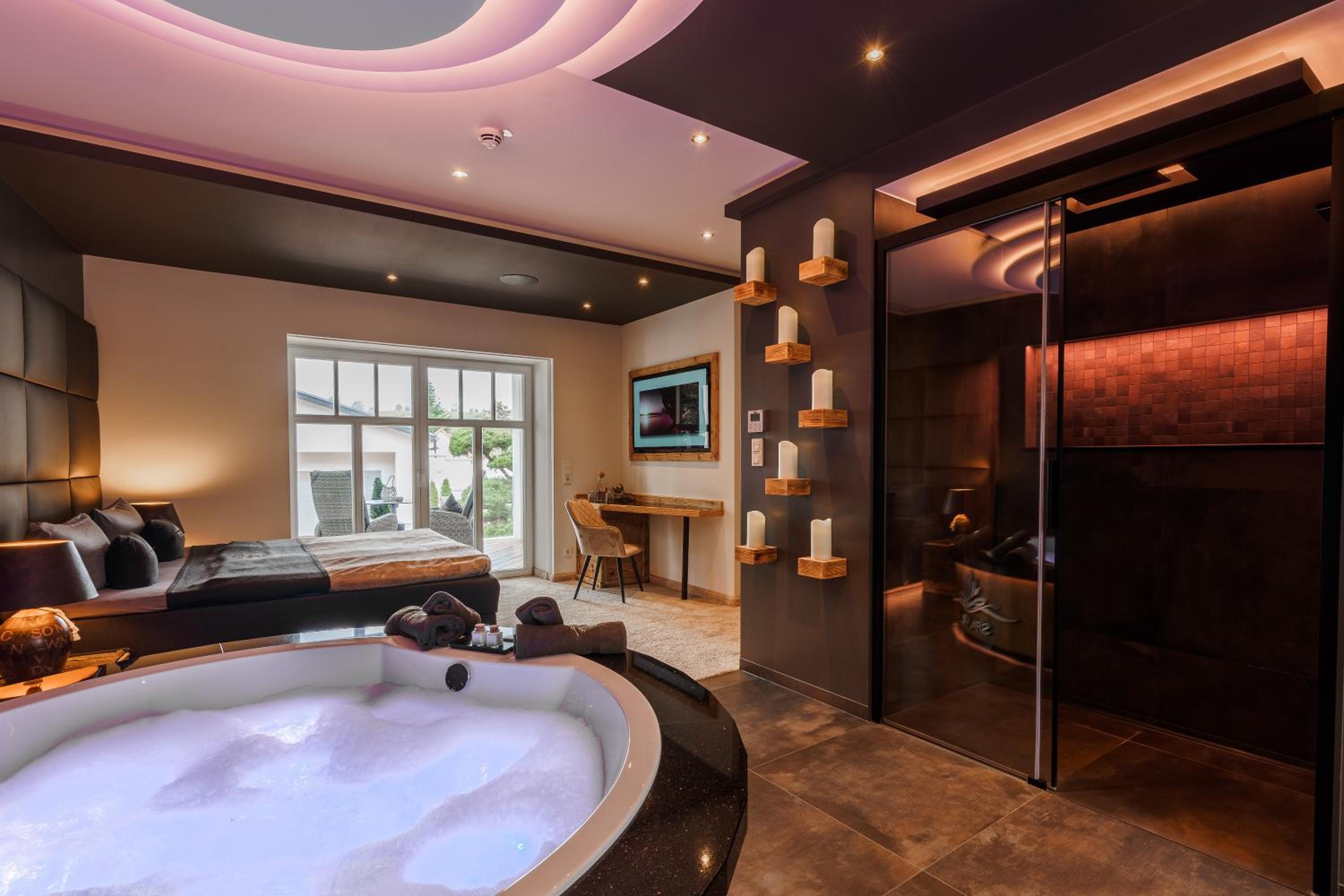 Luxus-Spa-Suite ,,Rosentraum''