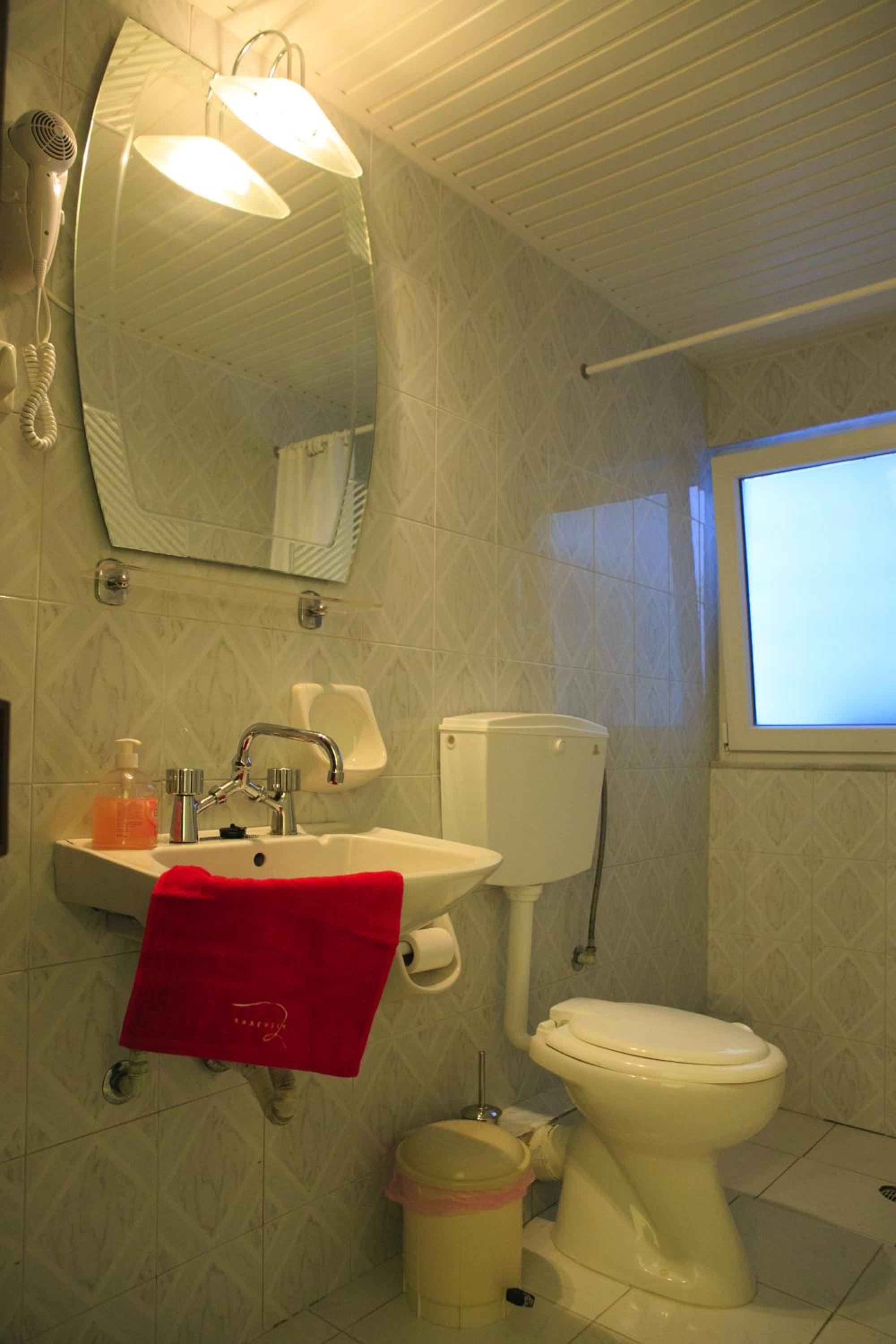 Studio (2 Adults) - Photo 2