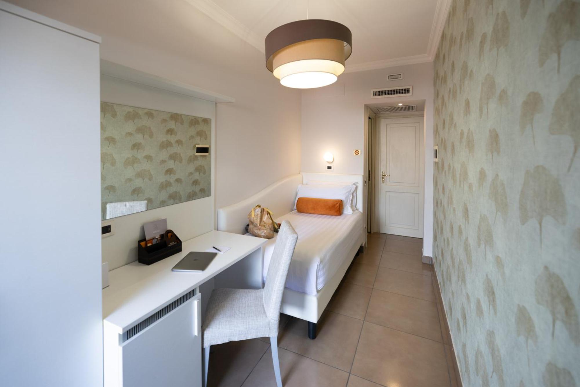 Single Room photo 2