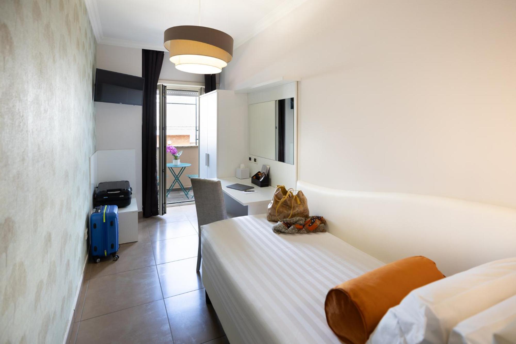 Single Room photo 3