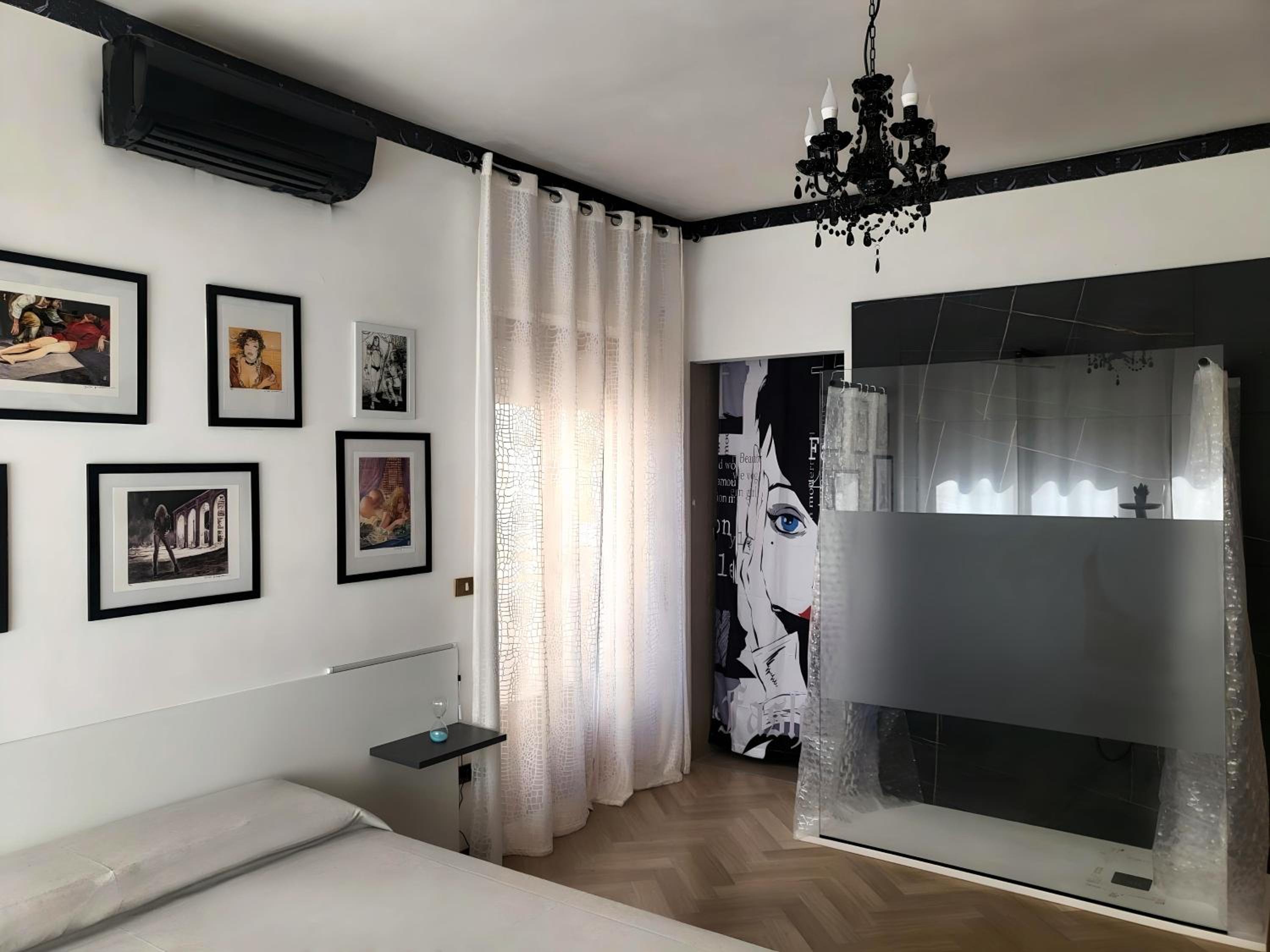 Double Room with Private Bathroom photo 1