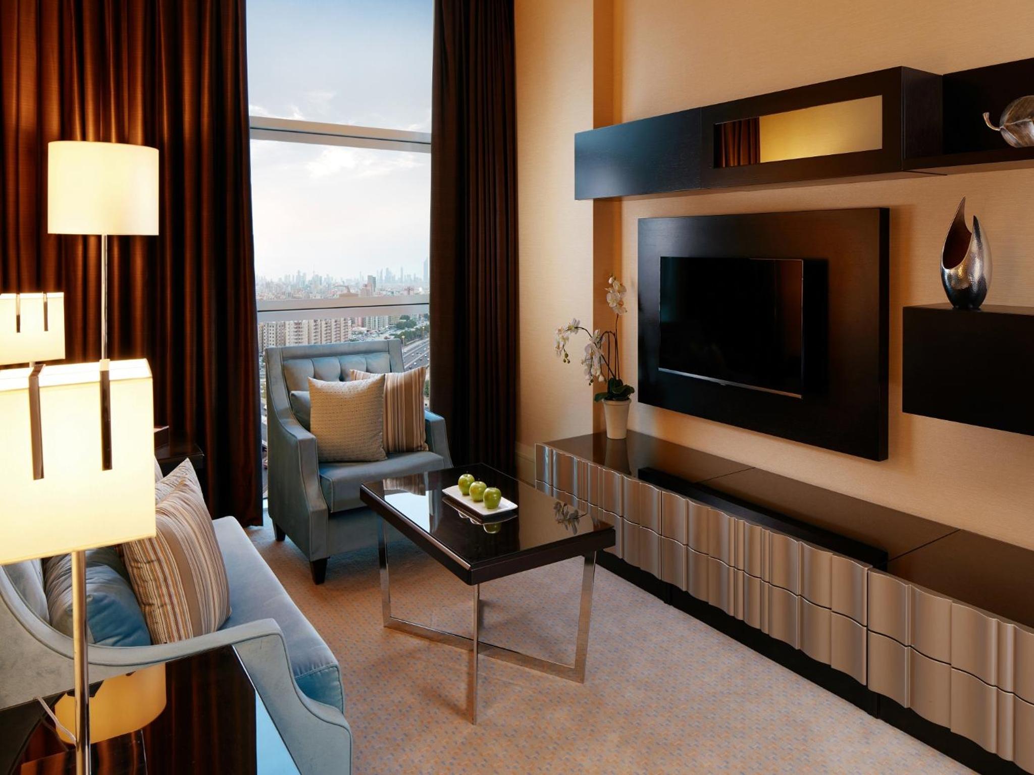 Business Suite - Photo 4