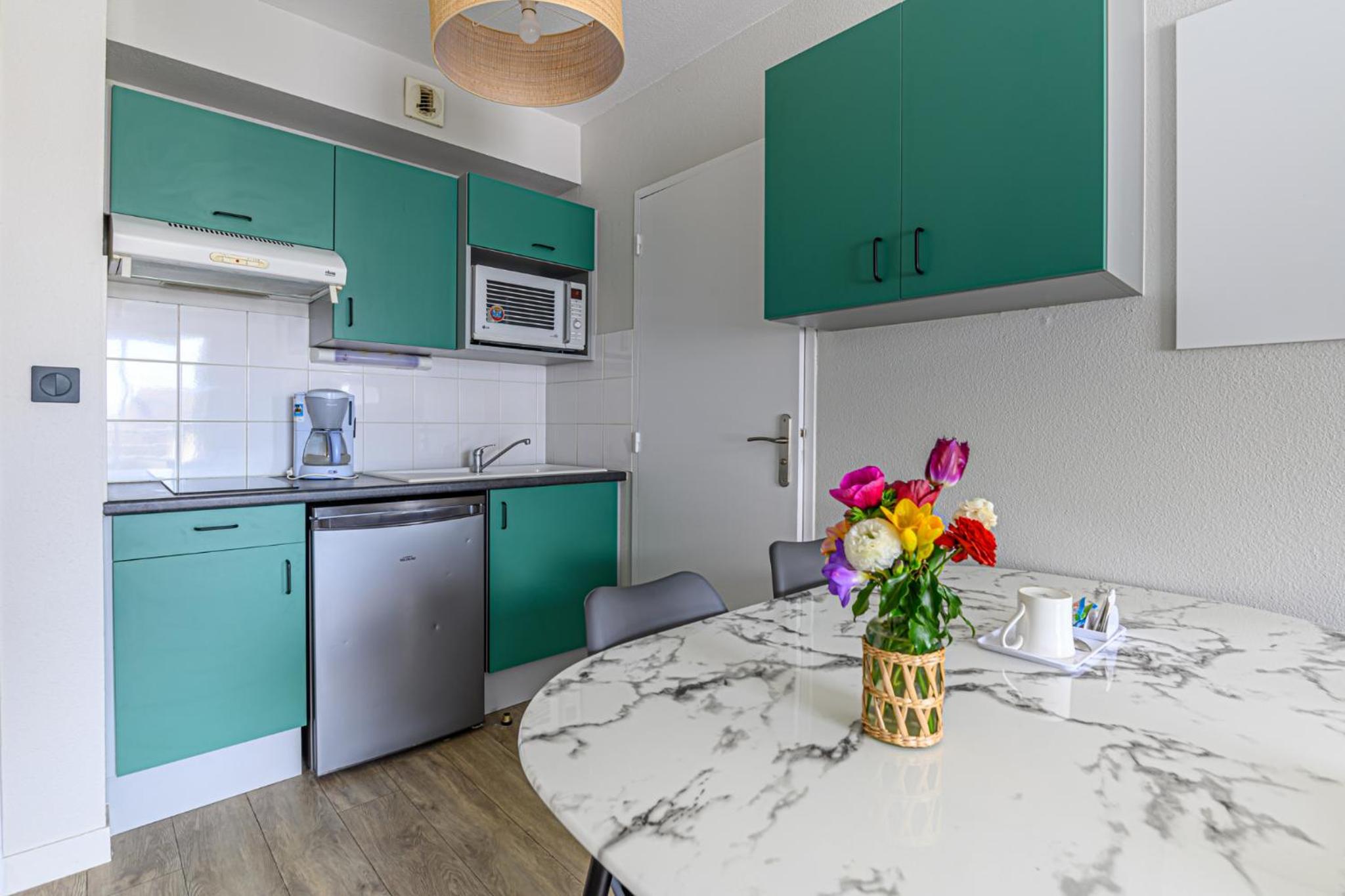 Standard Three Room Apartment - Photo 9